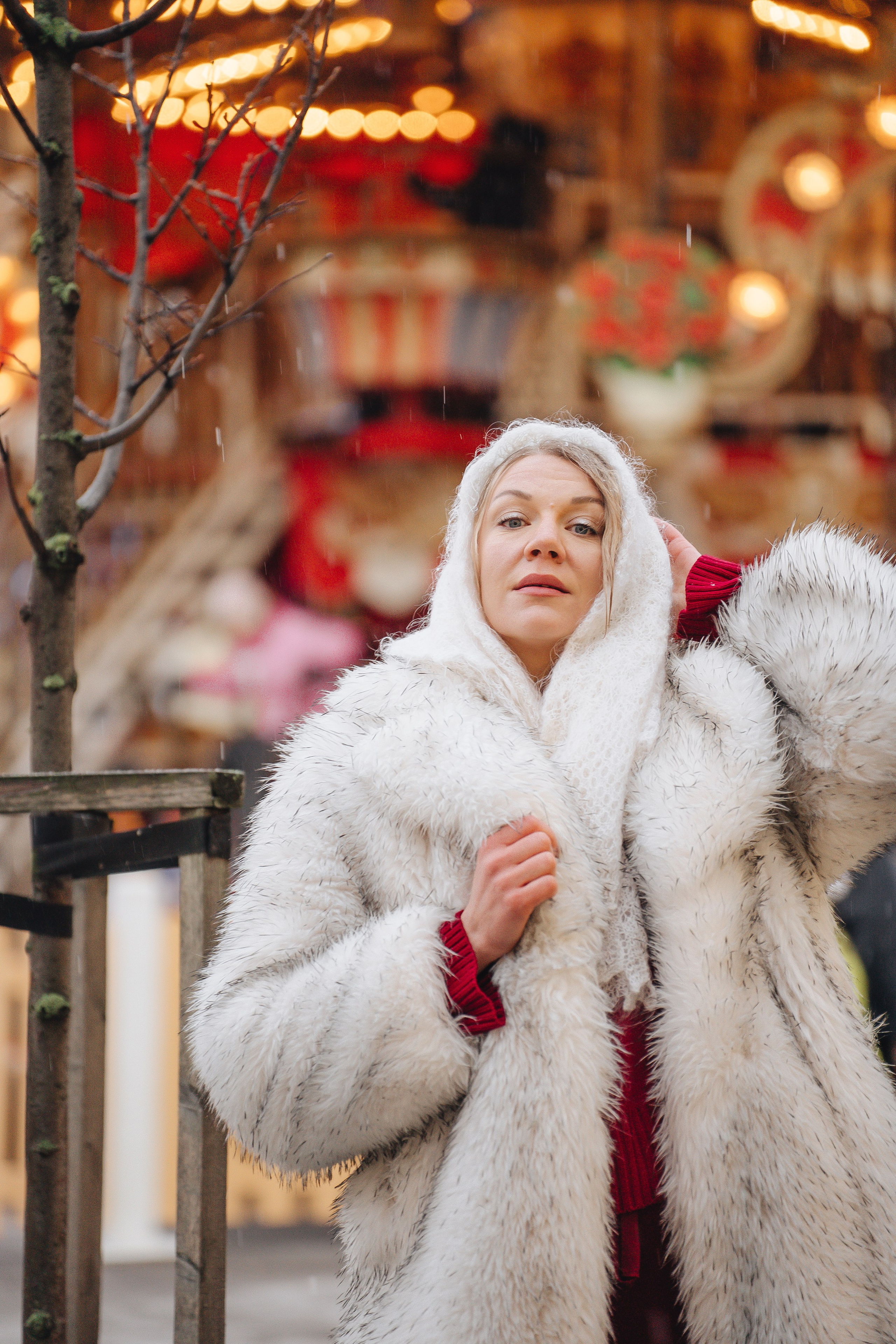 ПРОГУЛКА НА МАНЕЖНОЙ ПЛОЩАДИ ДЛЯ ДЕВУШКИ ПЕРЕД НОВЫМ ГОДОМ (НОВОГОДНЯЯ ФОТОСЕССИИЯ НА МАНЕЖНОЙ ПЛОЩАДИ). Профессиональный фотограф, Санкт-Петербург — Виктория Богомолова