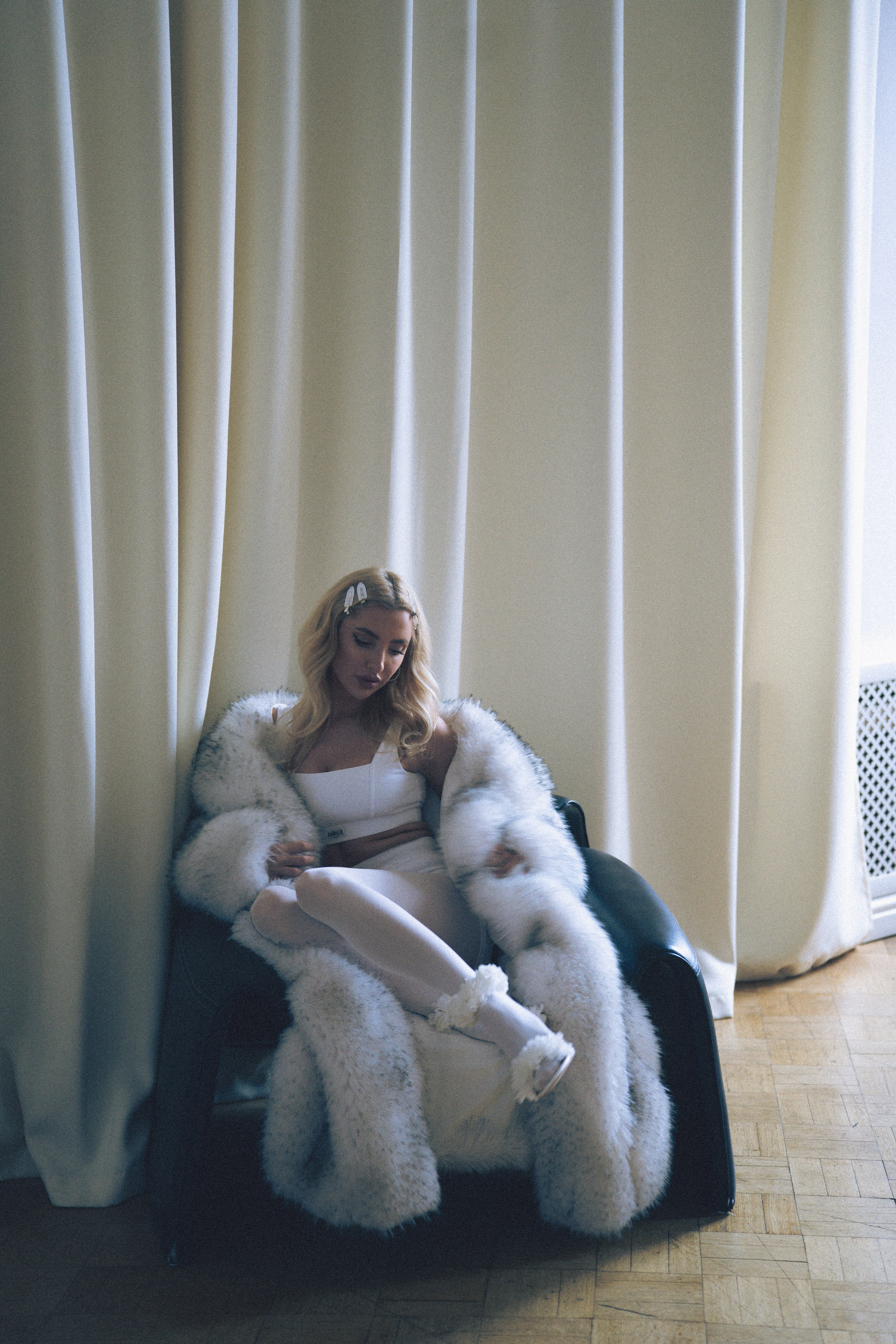 МИНИМАЛИЗМ В СТУДИИ НА ЧЕРНЫШЕВСКОЙ В СТУДИИ С БАЛКОНОМ. Профессиональный фотограф, Санкт-Петербург — Виктория Богомолова