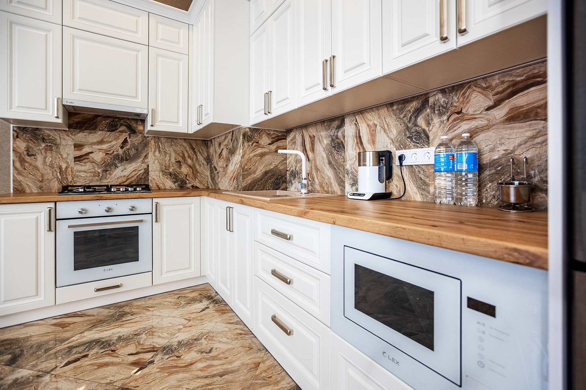 Еще одни апартаменты в ЖК «Изумрудный город». Фотограф Александр Трихонюк. Фото недвижимости в Геленджике