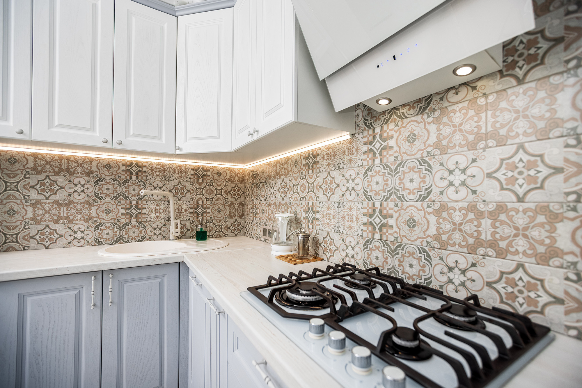 Апартаменты в ЖК «Изумрудный город». Фото для сдачи апартаментов в аренду. Фотограф Александр Трихонюк. Фото недвижимости в Геленджике