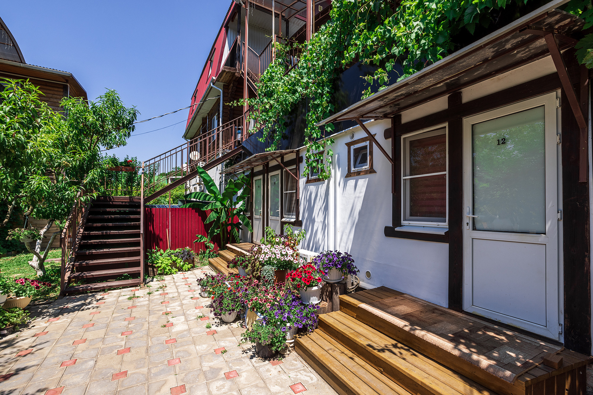 Небольшой отель в с. Береговое. Фотограф Александр Трихонюк. Фото недвижимости в Геленджике