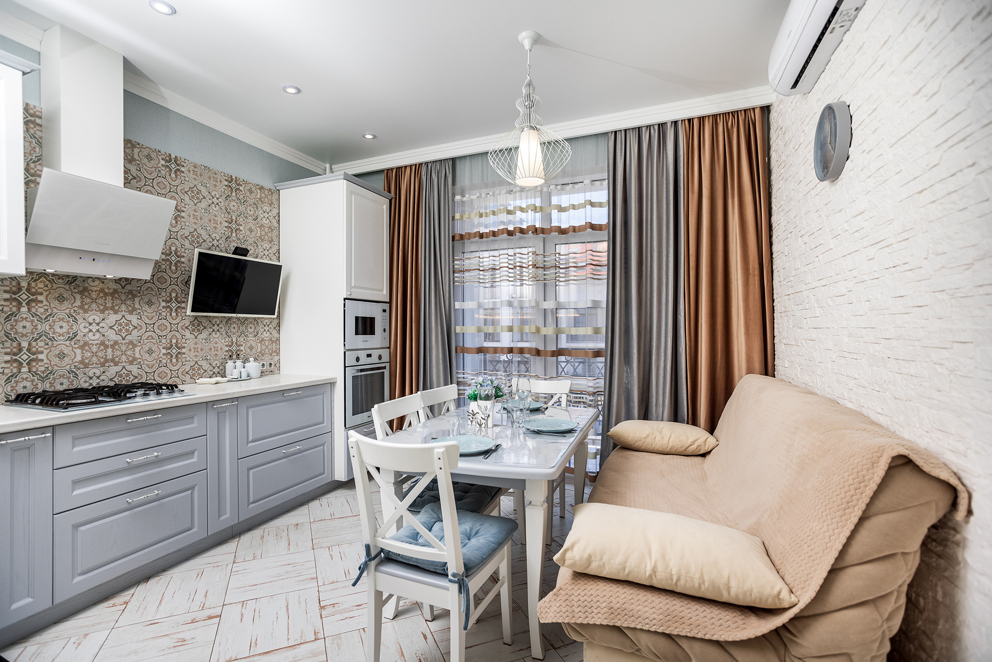 Апартаменты в ЖК «Изумрудный город». Фото для сдачи апартаментов в аренду. Фотограф Александр Трихонюк. Фото недвижимости в Геленджике