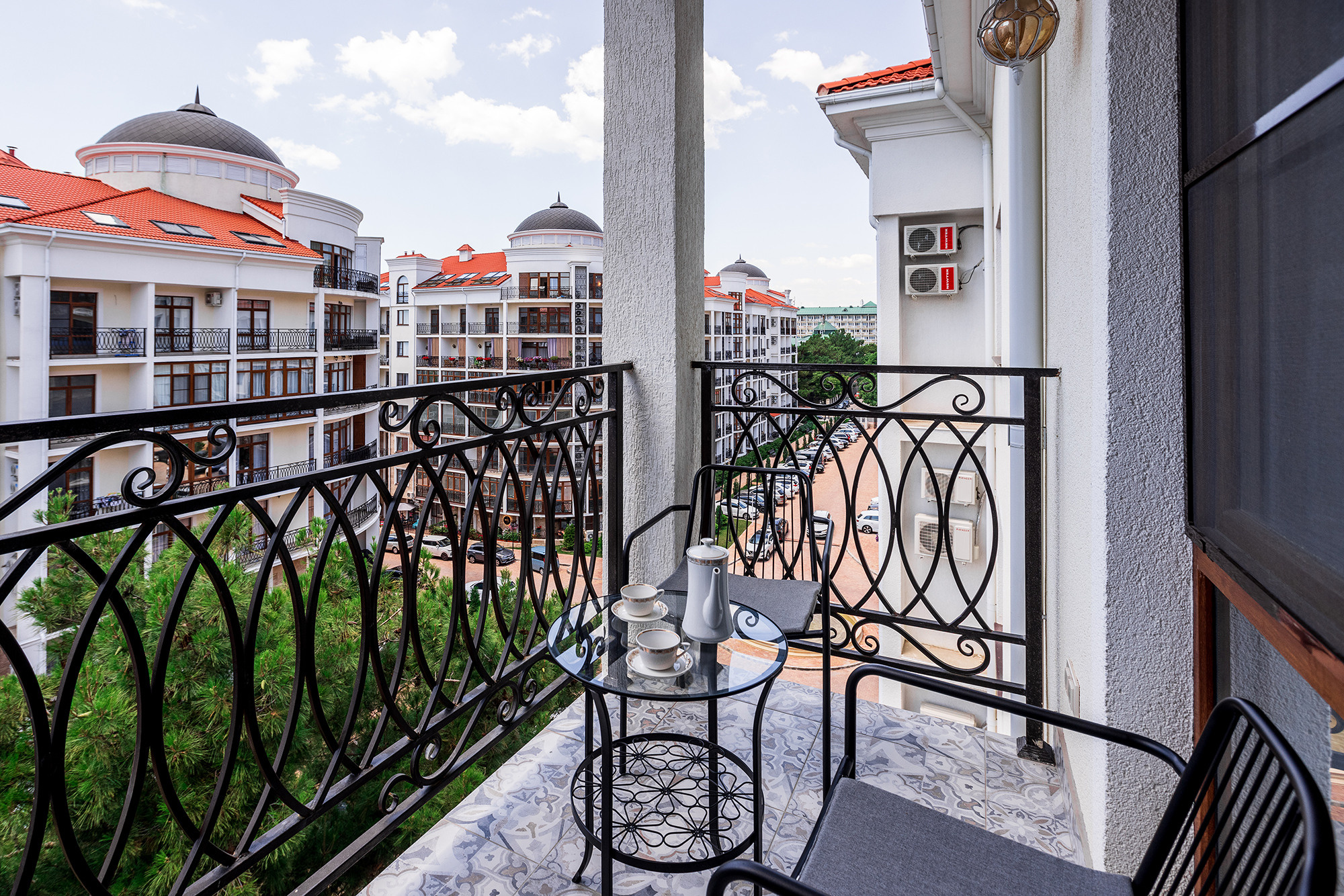 Апартаменты в ЖК «Изумрудный город». Фото для сдачи апартаментов в аренду. Фотограф Александр Трихонюк. Фото недвижимости в Геленджике