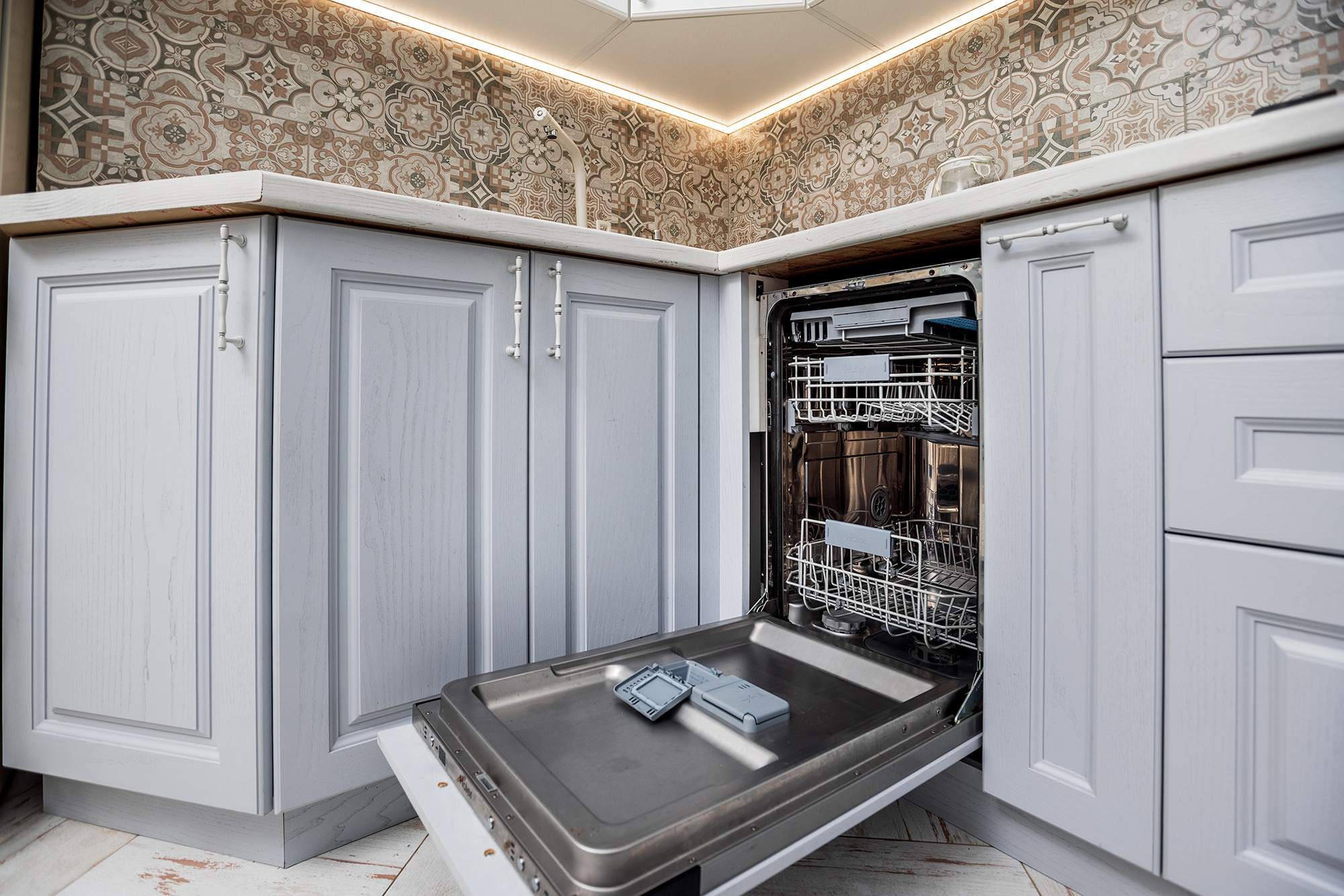 Апартаменты в ЖК «Изумрудный город». Фото для сдачи апартаментов в аренду. Фотограф Александр Трихонюк. Фото недвижимости в Геленджике