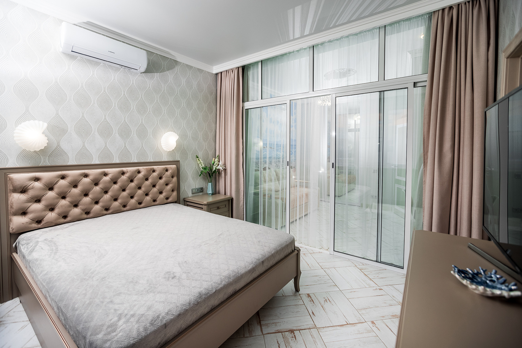 Апартаменты в ЖК «Изумрудный город». Фото для сдачи апартаментов в аренду. Фотограф Александр Трихонюк. Фото недвижимости в Геленджике