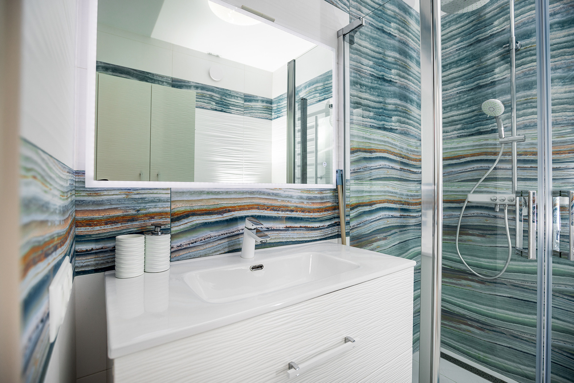 Апартаменты в ЖК «Изумрудный город». Фото для сдачи апартаментов в аренду. Фотограф Александр Трихонюк. Фото недвижимости в Геленджике