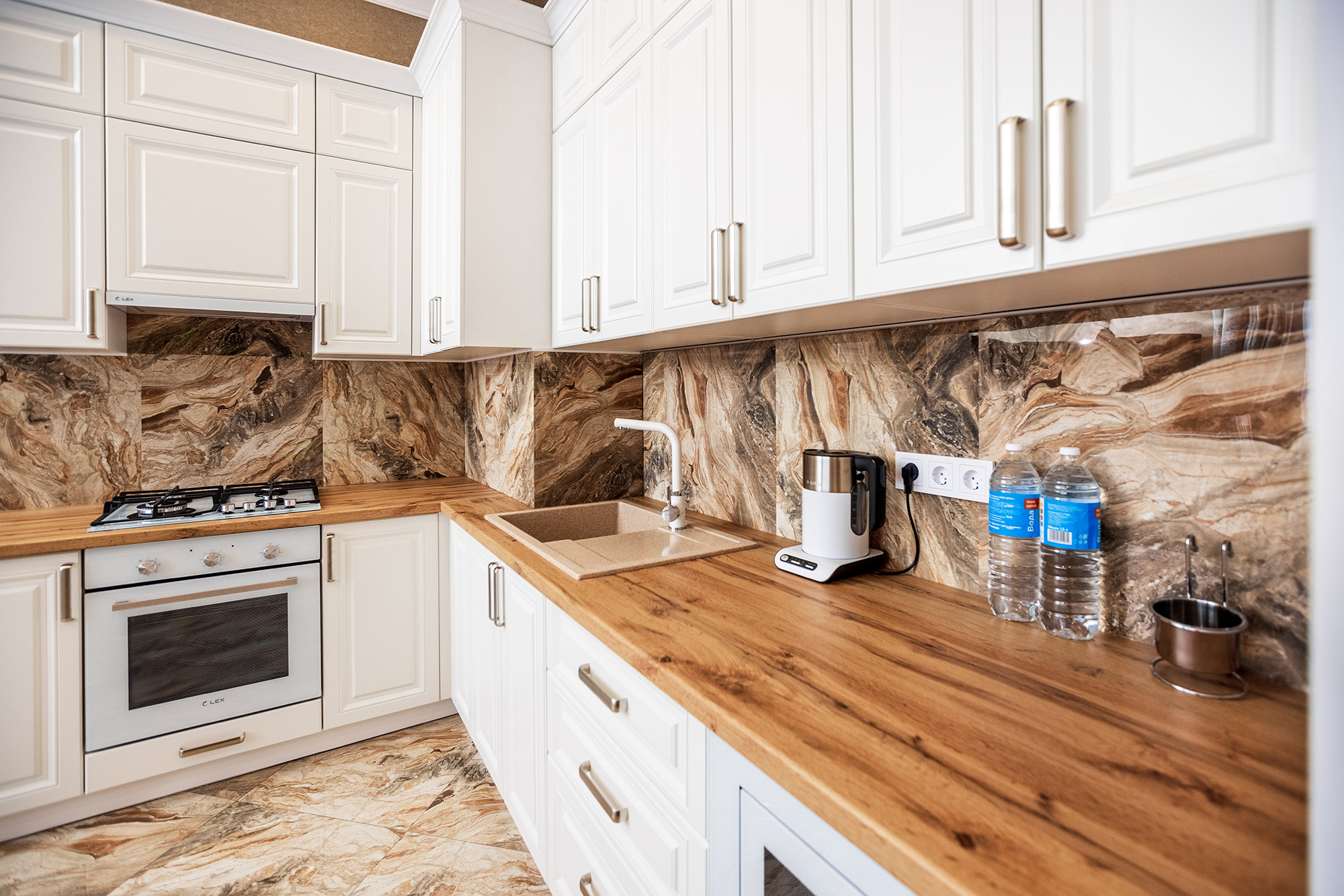 Еще одни апартаменты в ЖК «Изумрудный город». Фотограф Александр Трихонюк. Фото недвижимости в Геленджике