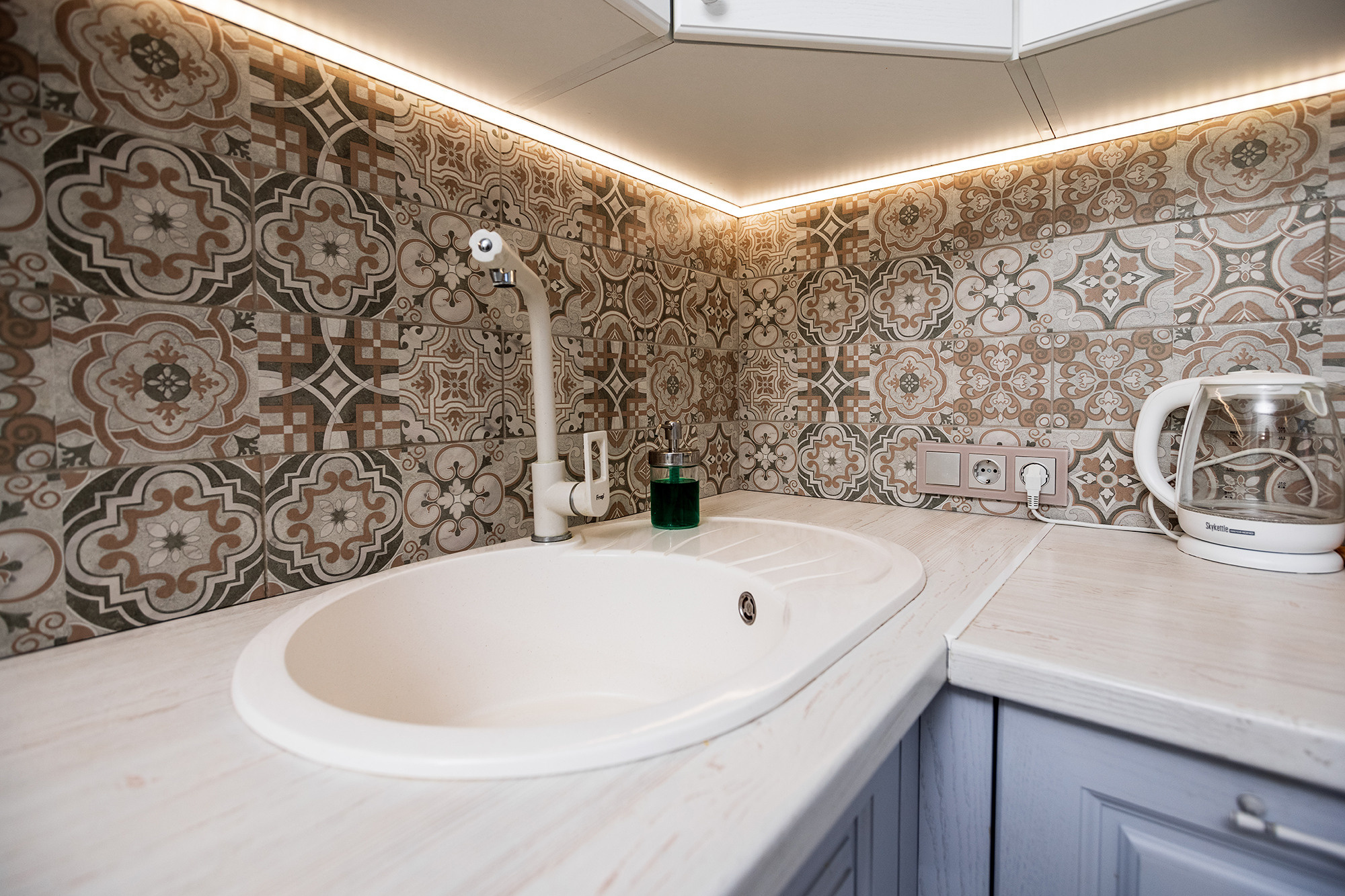 Апартаменты в ЖК «Изумрудный город». Фото для сдачи апартаментов в аренду. Фотограф Александр Трихонюк. Фото недвижимости в Геленджике