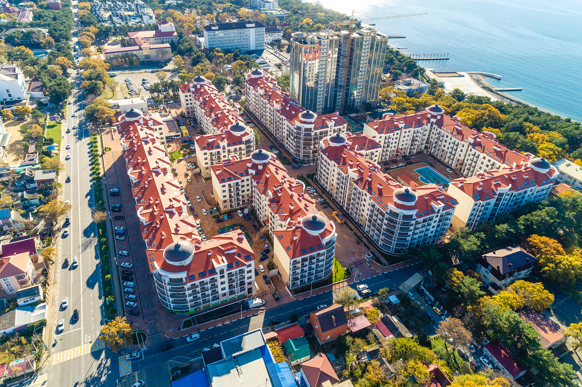 Аэрофотосъемка ЖК «Изумрудный город», г. Геленджик. Фотограф Александр Трихонюк. Фото недвижимости в Геленджике