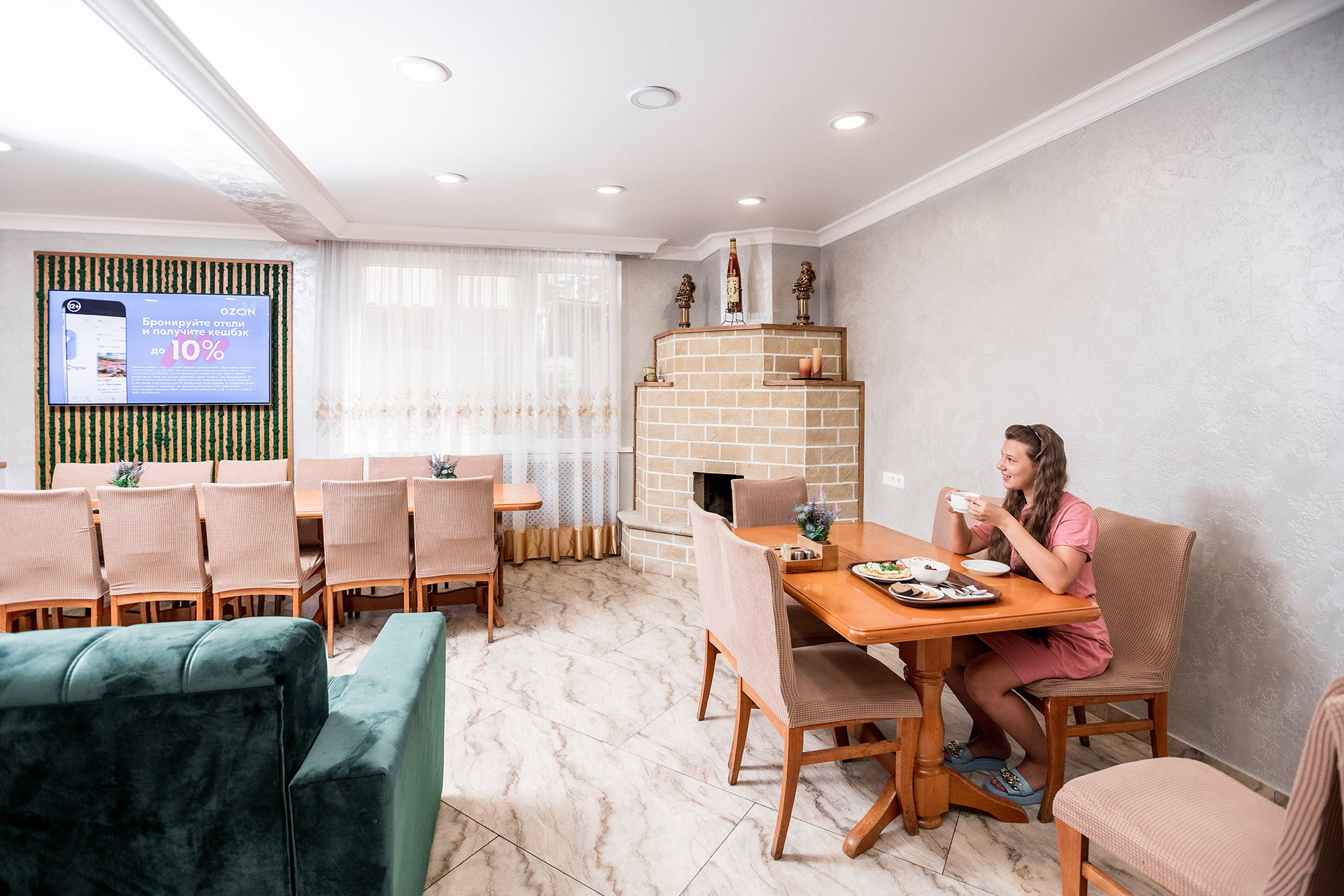 Гостиница «Акрополь». Номера и столовая. Фотограф Александр Трихонюк. Фото недвижимости в Геленджике