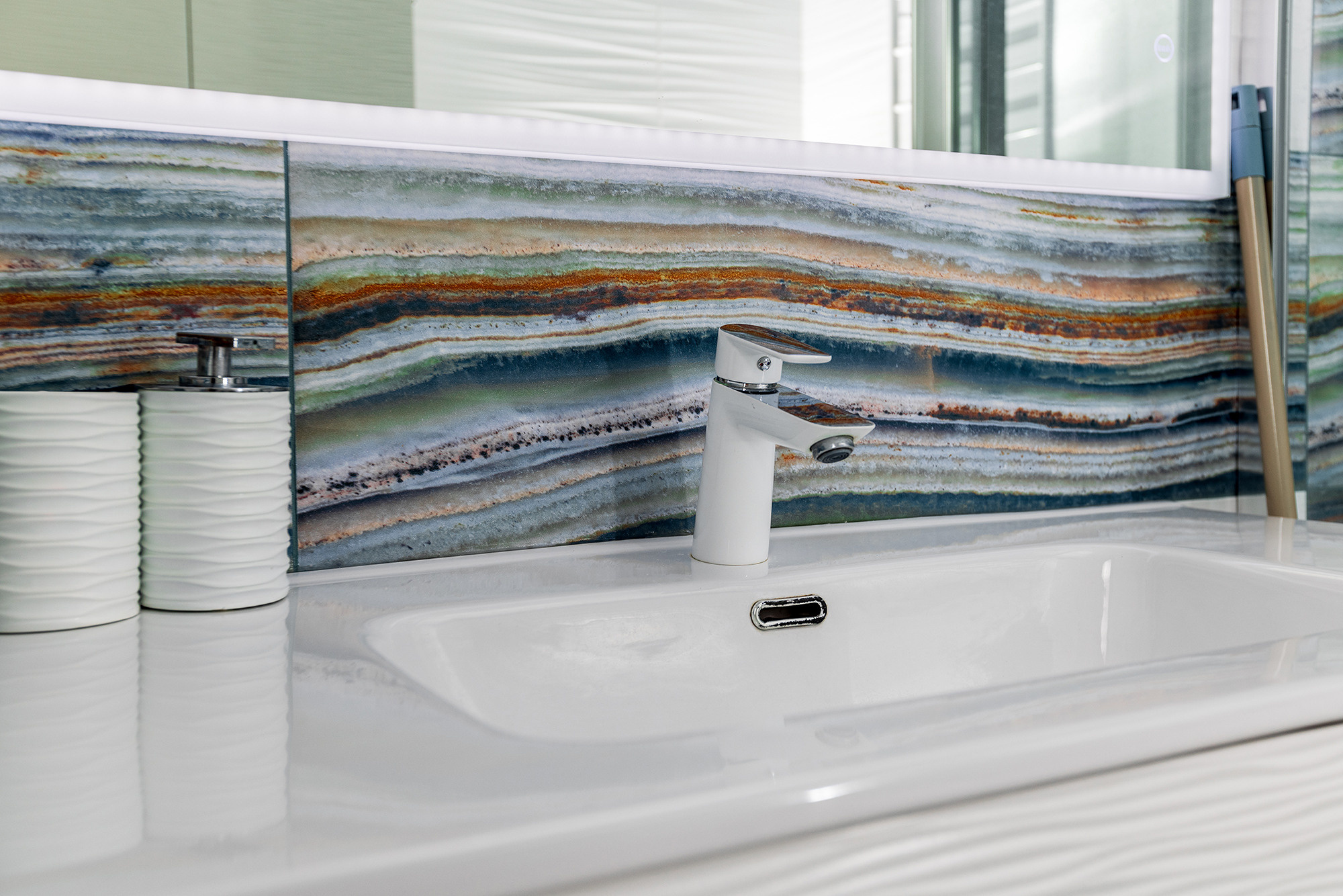 Апартаменты в ЖК «Изумрудный город». Фото для сдачи апартаментов в аренду. Фотограф Александр Трихонюк. Фото недвижимости в Геленджике