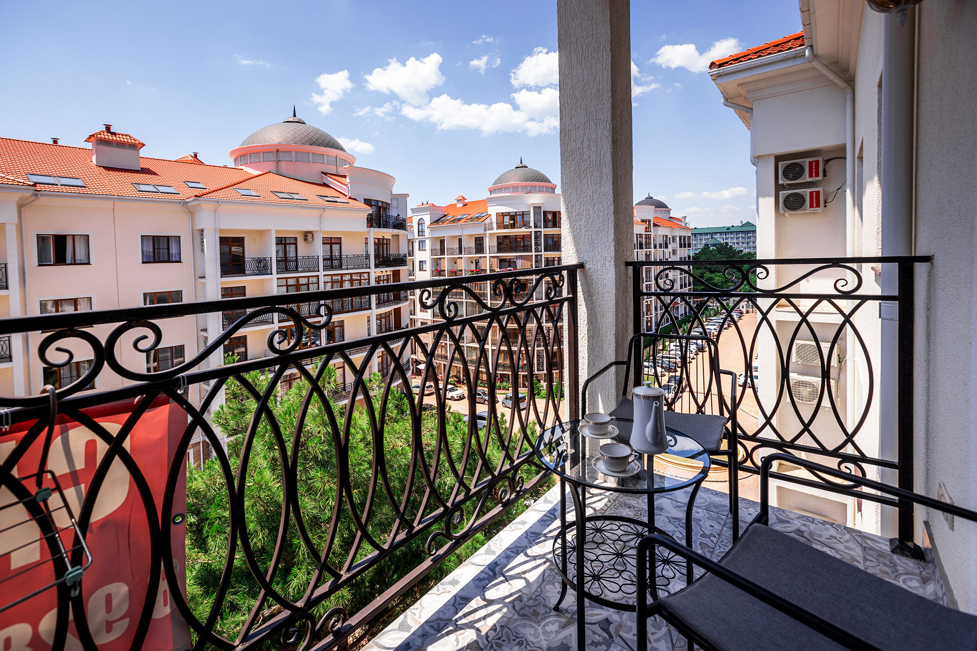 Апартаменты в ЖК «Изумрудный город». Фото для сдачи апартаментов в аренду. Фотограф Александр Трихонюк. Фото недвижимости в Геленджике