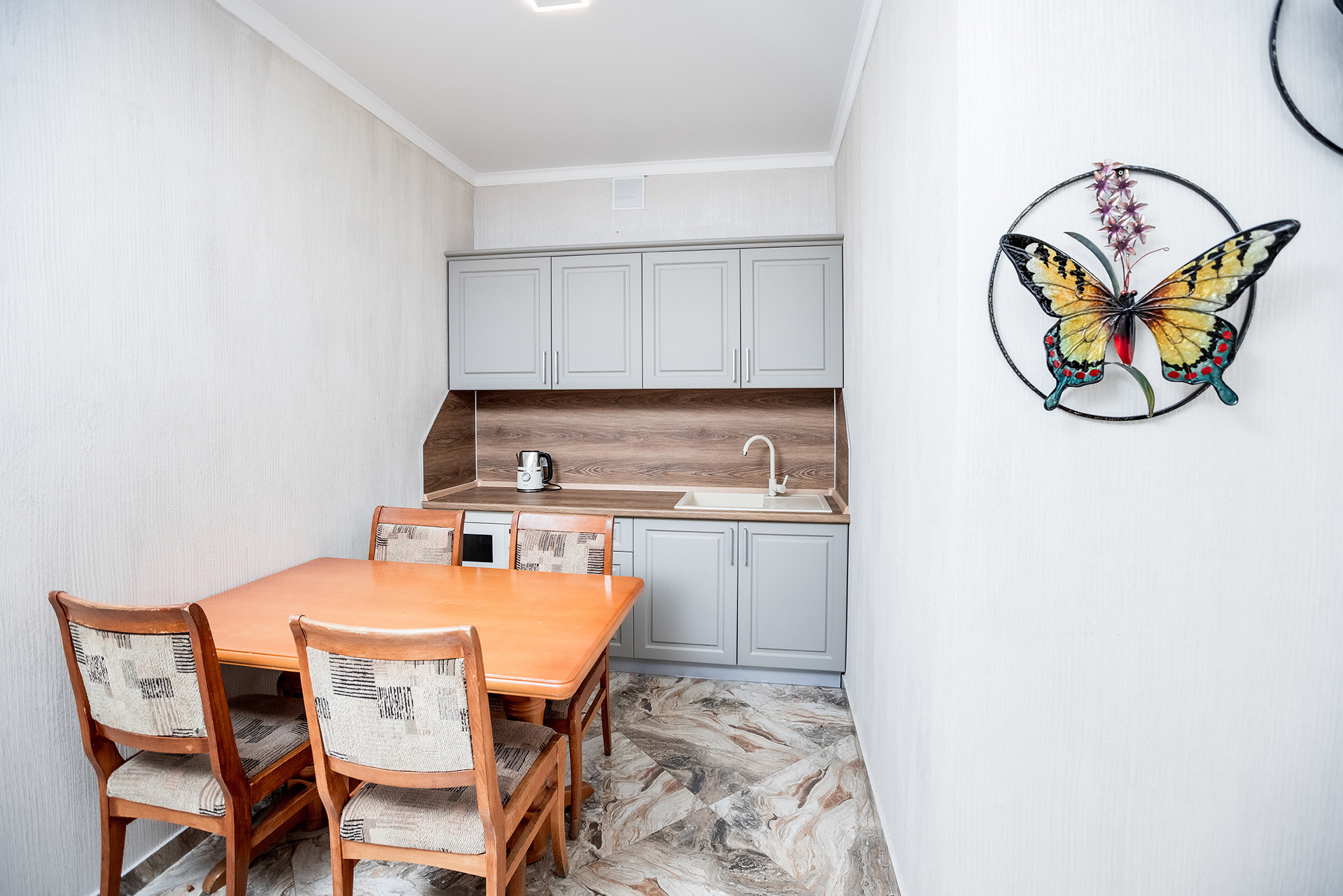 Гостиница «Акрополь». Номера и столовая. Фотограф Александр Трихонюк. Фото недвижимости в Геленджике