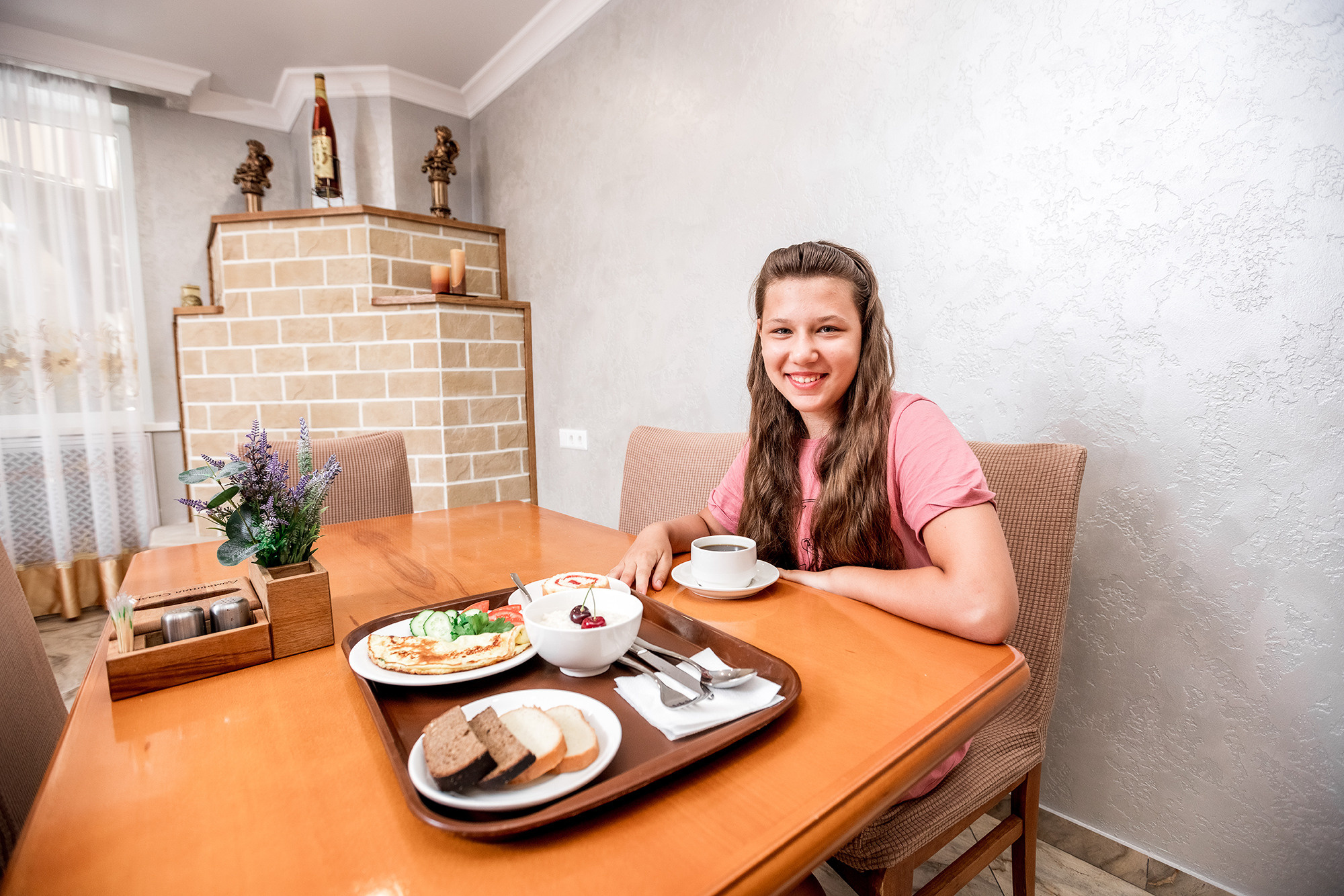 Гостиница «Акрополь». Номера и столовая. Фотограф Александр Трихонюк. Фото недвижимости в Геленджике