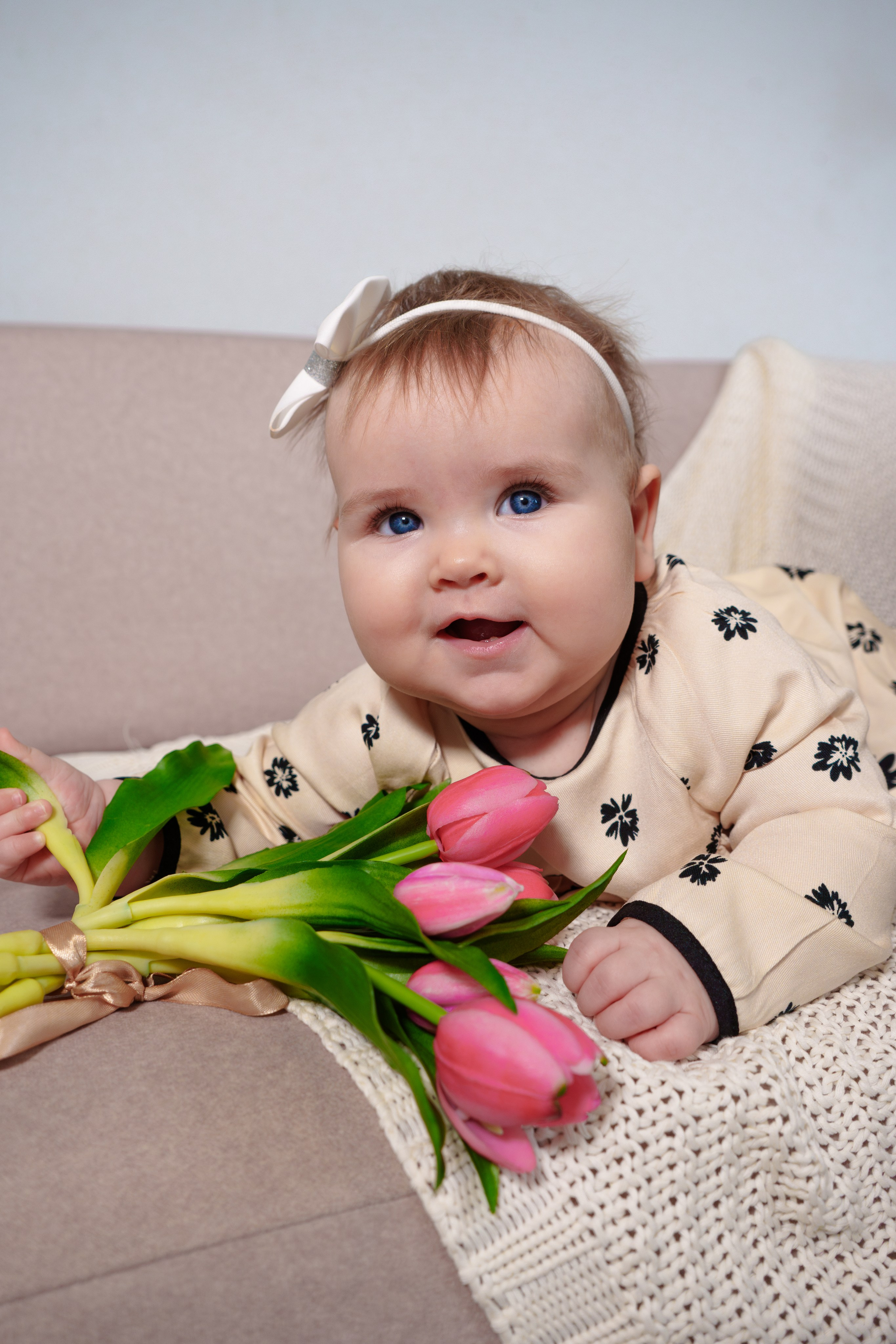 Портретная фотосессияСемейная фотосессияДетская фотосессияЛюбовная/Love-story фотосессияСвадебная фотосессияФотосессия для помолвкиПрофессиональный/деловой портретРекламная/коммерческая фотосессияФотосессия продукции (товары)Фотосессия моды (fashion)Бьюти-съемка (красота, макро-детали лица)Фотосессия lifestyle (повседневная жизнь, атмосфера)Фотосессия в полёте/авиационная (иногда отдельно как аэросъемка)Пейзажная/ландшафтная фотосессияАрхитектурная фотосессияАнфас/студийная фотосессияНю-фотосессия (с оговорками об этике и согласии)Фотосессия для артистов/музыкантовФотосессия для блогеров и инфлюенсеровФотосессия в стиле ретро/винтажЭко- и концептуальная съемка (арт-иллюстративная)Фотосессия для мероприятий (часто как репортажная)Aerial/дрон-съемка (в сочетании с портретной или пейзажной частью)Инфографическая/презентационная фотосессия (для презентаций и каталогов)