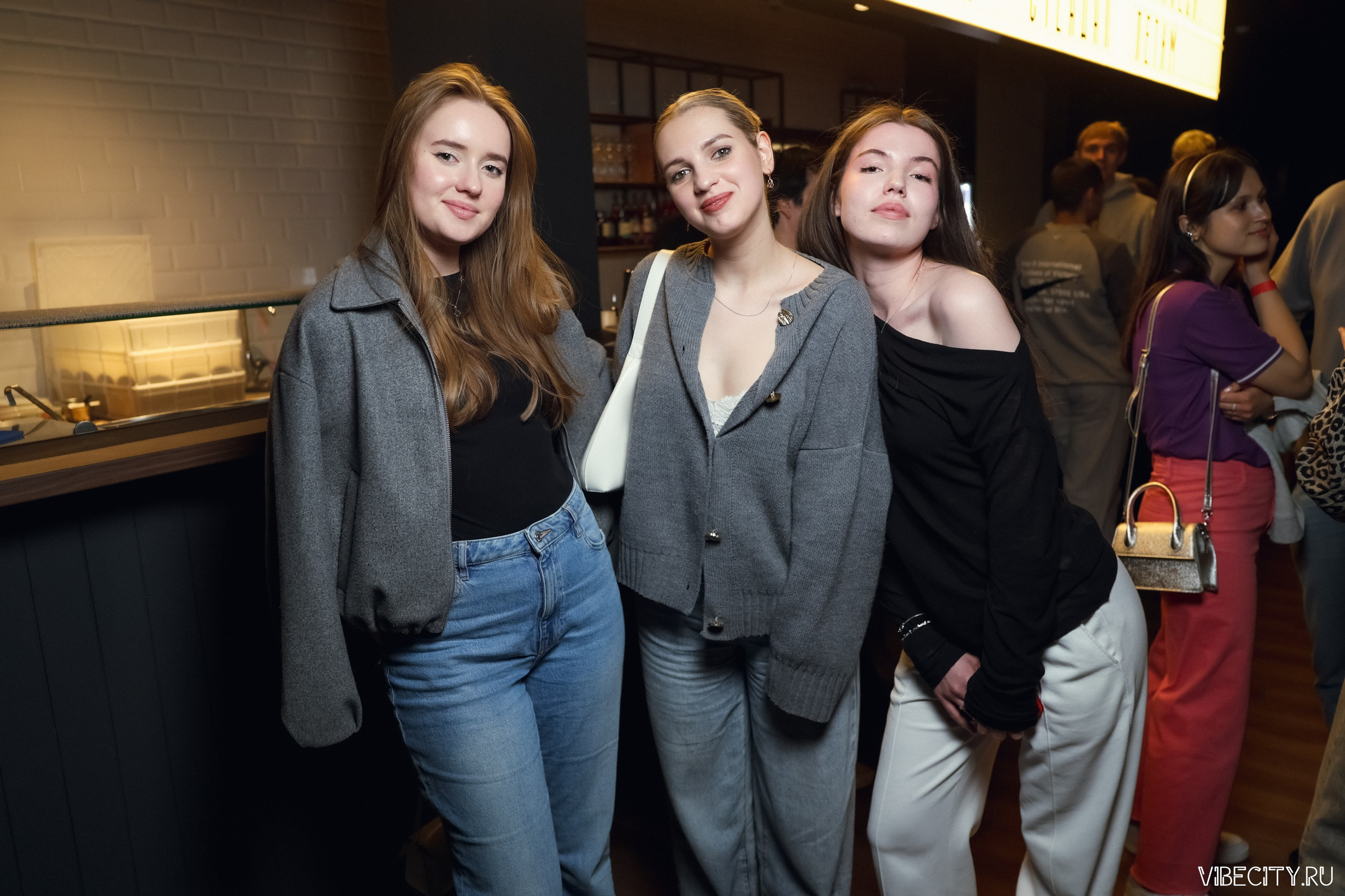 Стендап клуб Локация. VIBECITY.RU Вайб Сити Ру Фоторепортажи Фотоотчеты Калининград