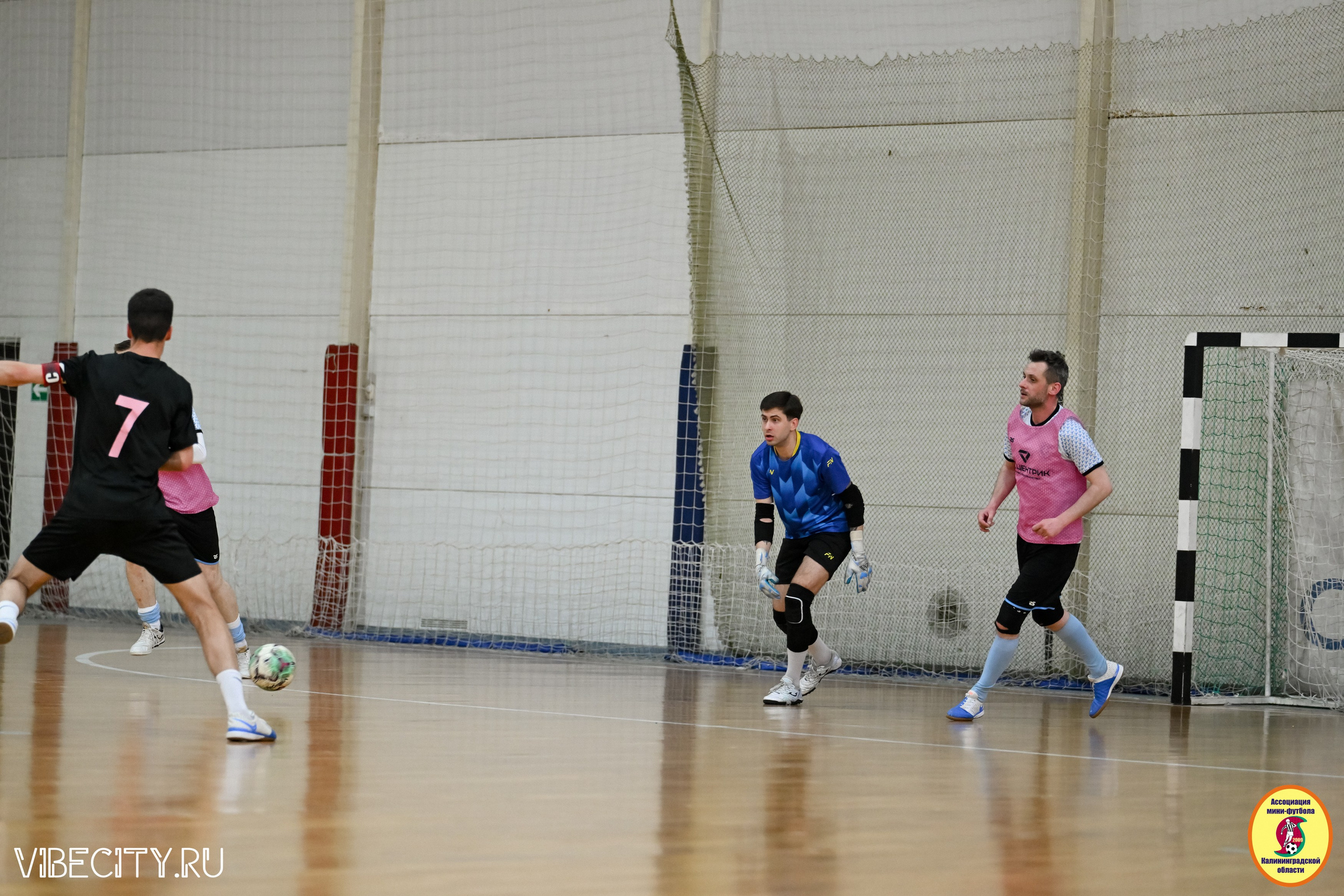 8 тур Корпоративной Бизнес-Лиги по футзалу. VIBECITY.RU Вайб Сити Ру Фоторепортажи Фотоотчеты Калининград