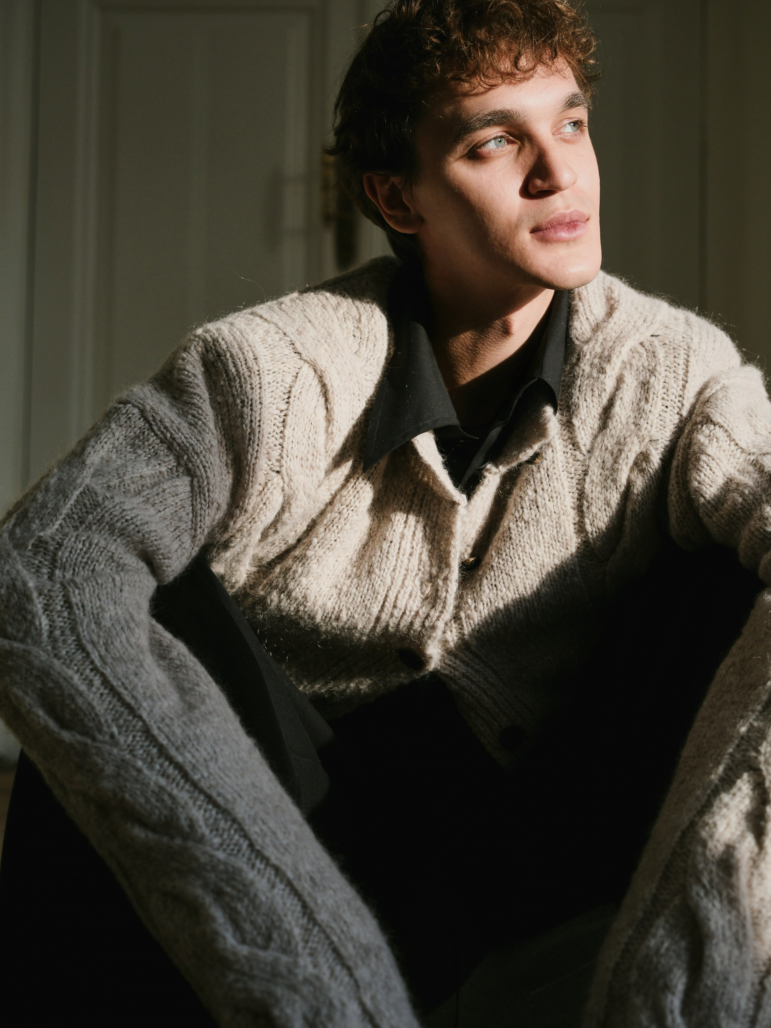 89233. Главная