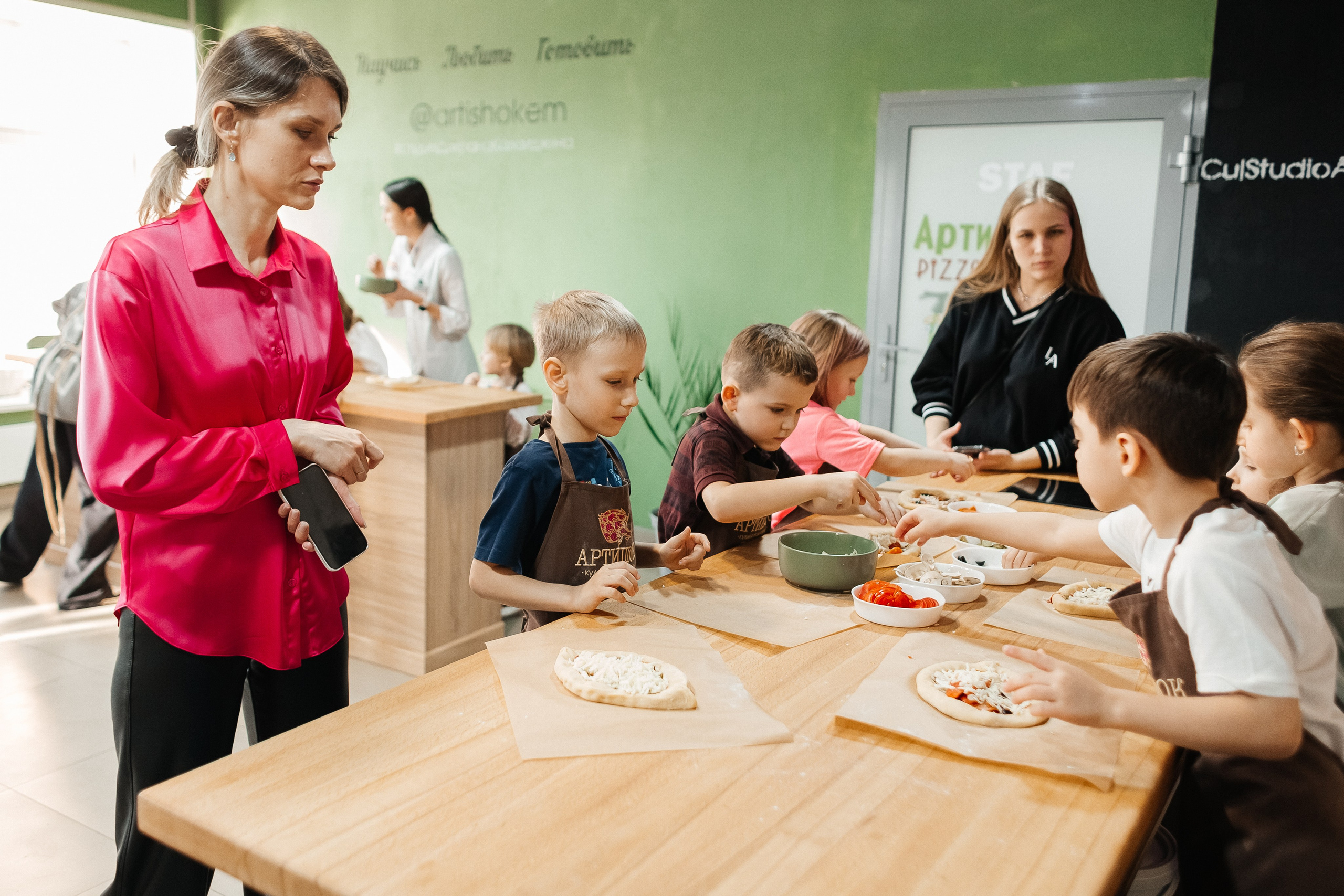 Детский мастер-класс в «АРТиШОК». Фотограф Кемерово | Сергей