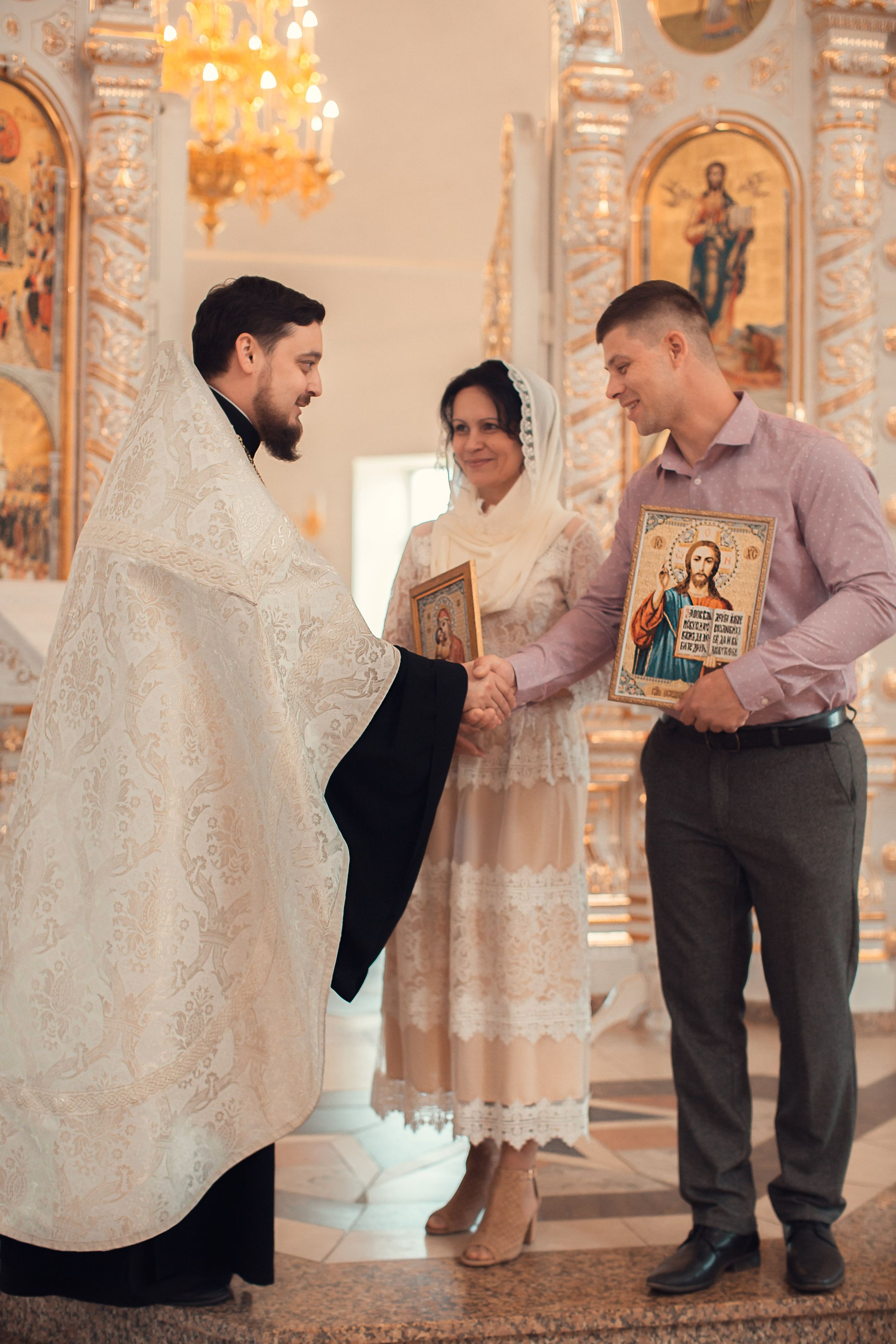 Храм Божьих строителей в Академическом Венчание. Главная