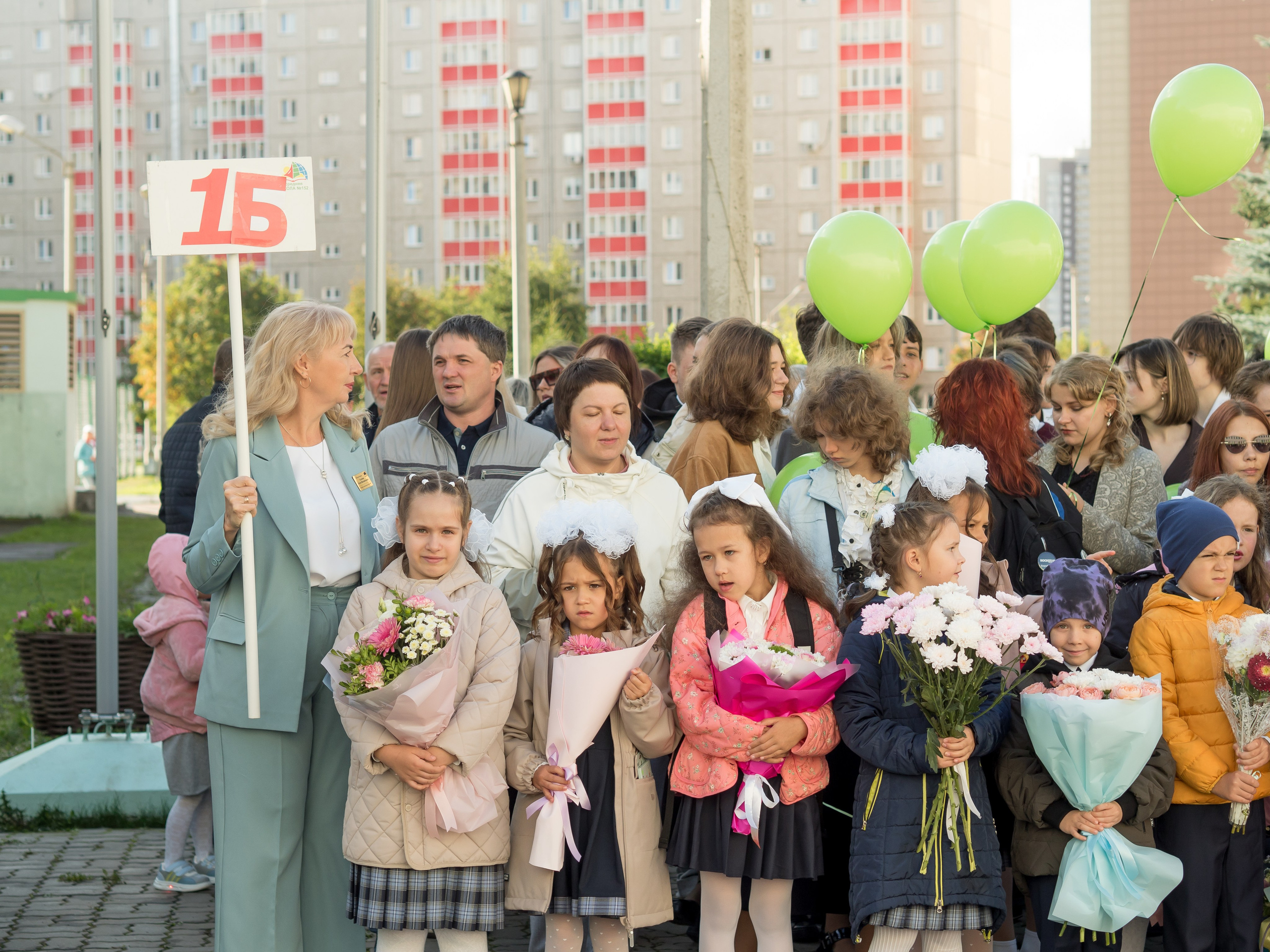 Соня 1 сентября 2026 год. Семейный детский фотограф в Красноярске Скачкова Юлия