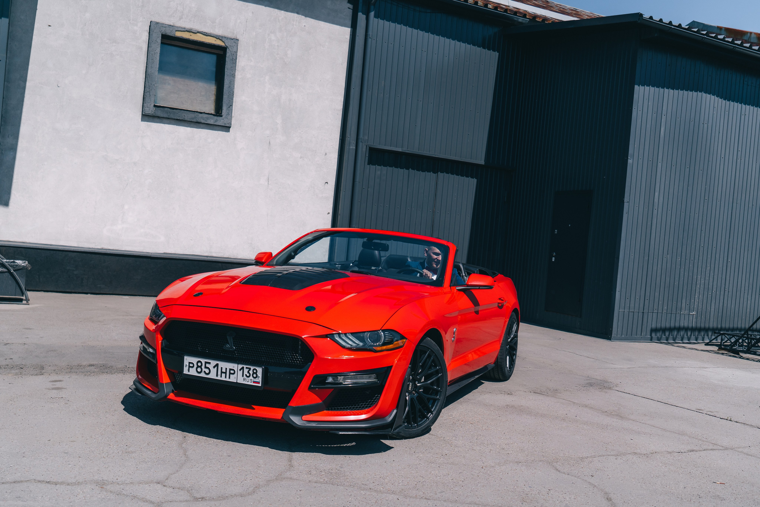 Красный кабриолет. Фотограф Ангарск Иркутск Ксения Король