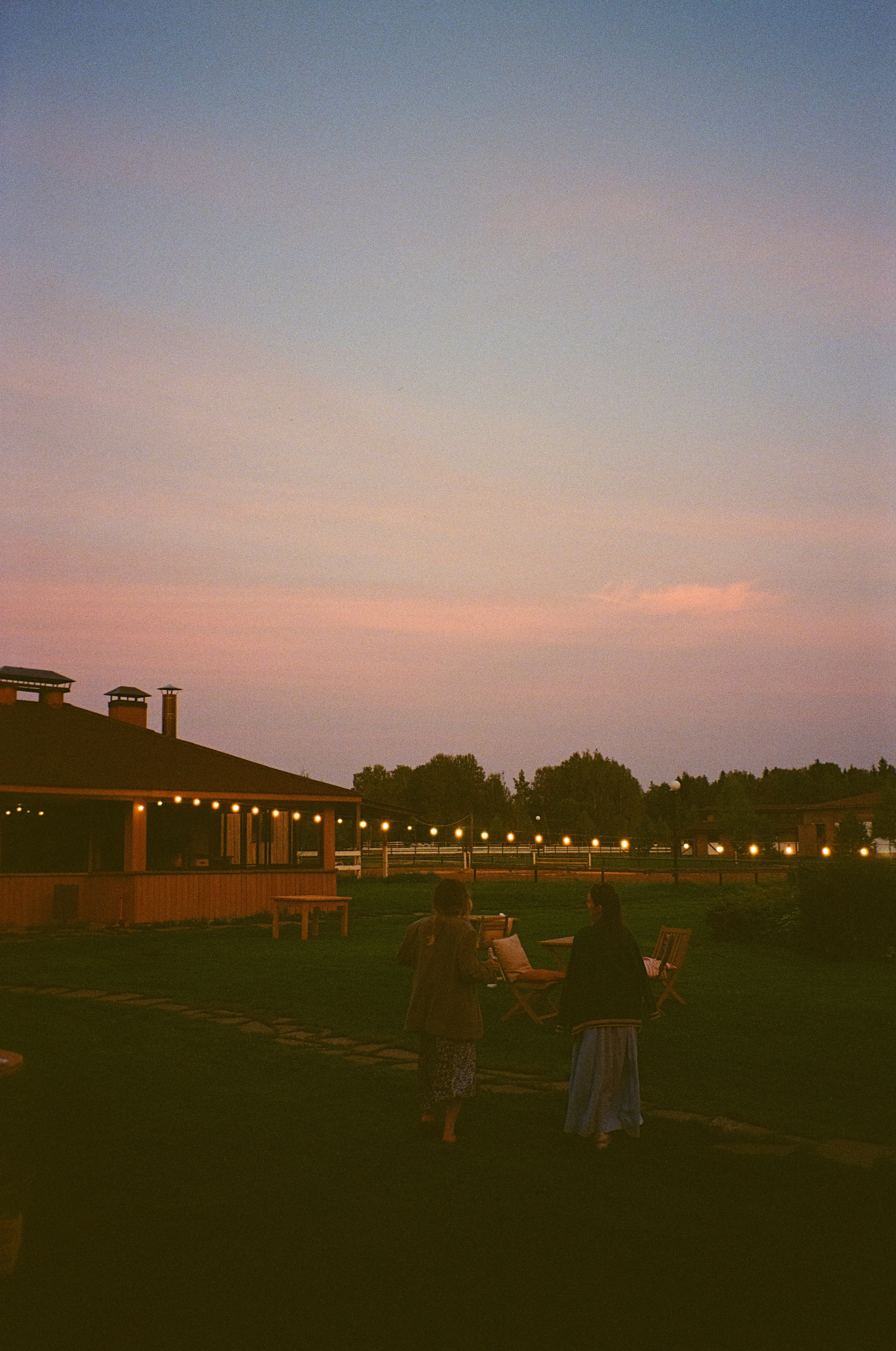 Алиса и Слава, роспись в Москве и вечеринка на природе, подальше от города. Фотограф в Москве Екатерина Черненко