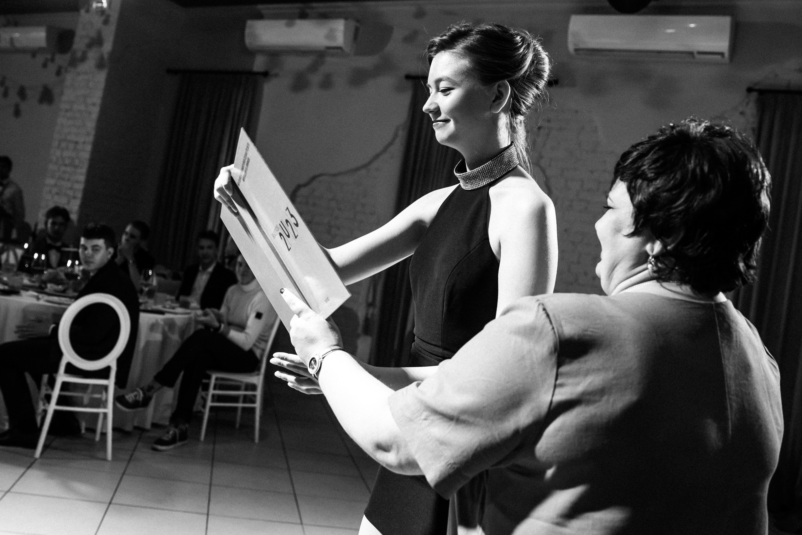 2023-06-23 Выпускной МБОУ СОШ № 10. Фотограф в Красноярске