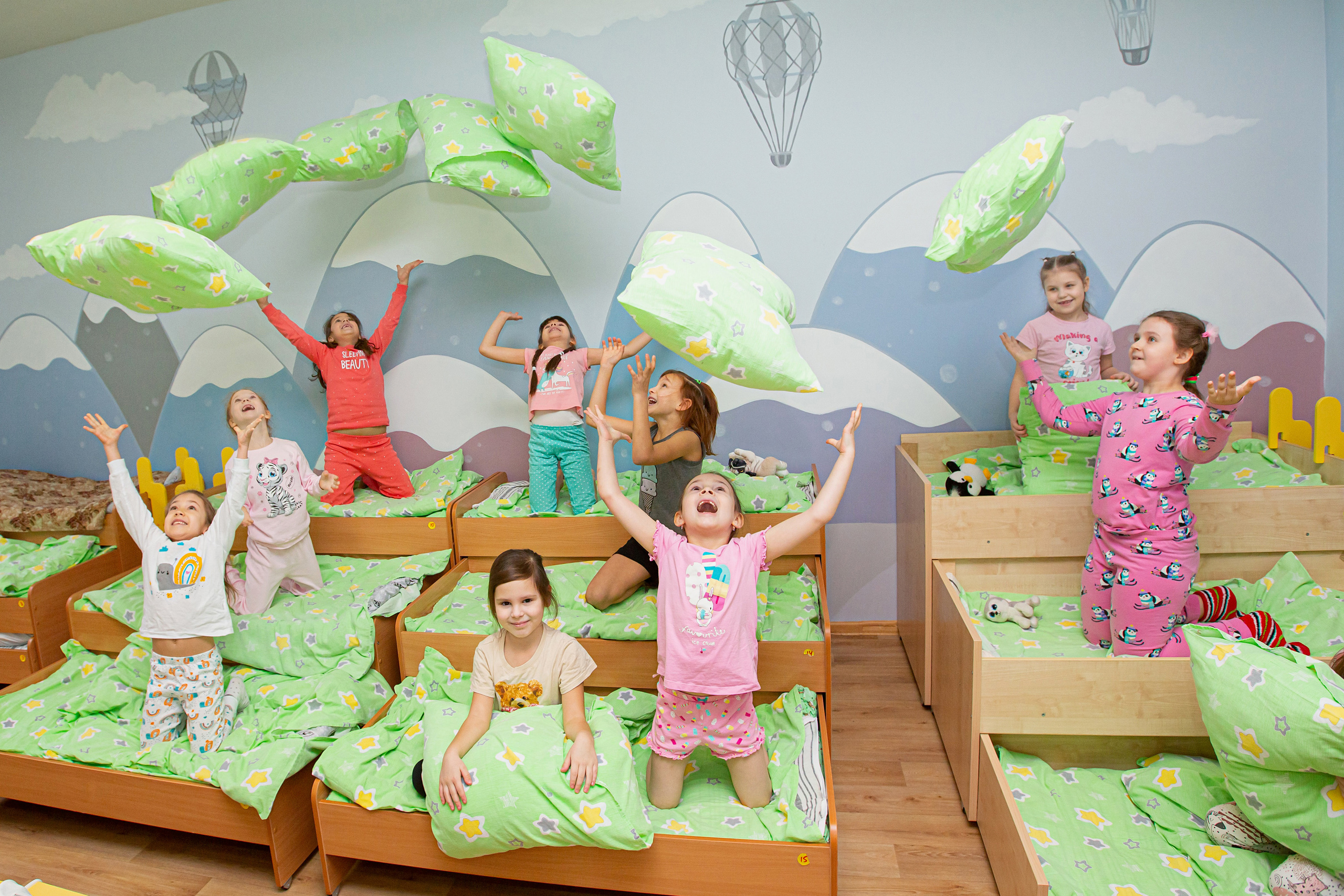 Спальня в детском саду. Свадебный, семейный, детский фотограф в Санкт-Петербурге