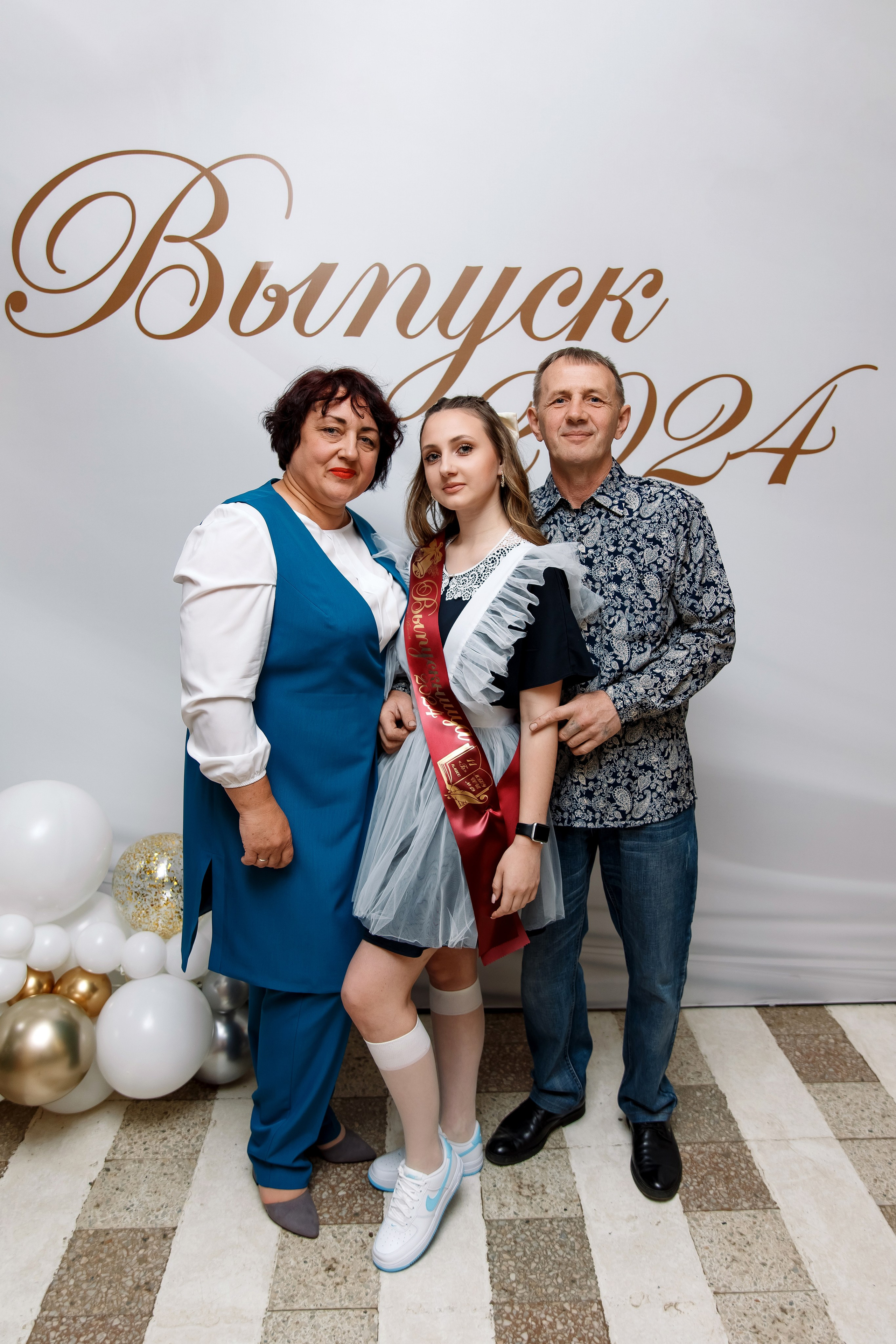 11 класс Последний звонок. Фотограф Любовь Корниенко, Примоский край