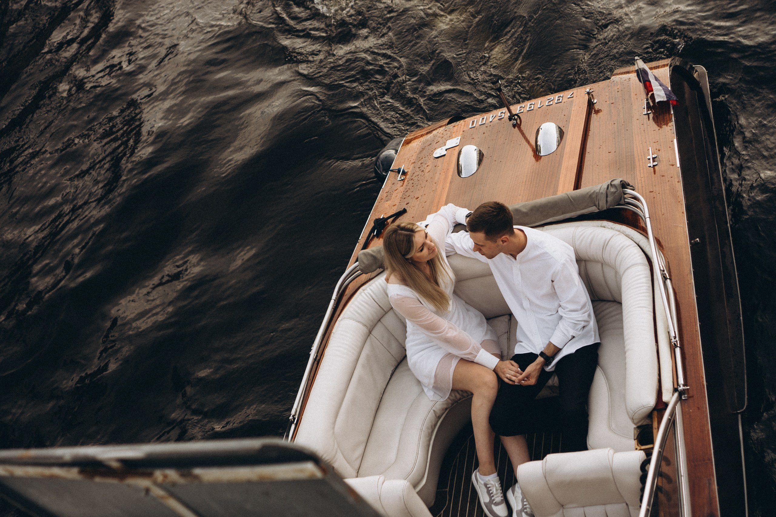СВАДЕНБНАЯ СЬЕМКА НА КАТЕРЕ ПО КАНАЛАМ САНКТ-ПЕТЕРБУРГА И В АКВАТОРИИ НЕВЫ. Профессиональный фотограф, Санкт-Петербург — Виктория Богомолова
