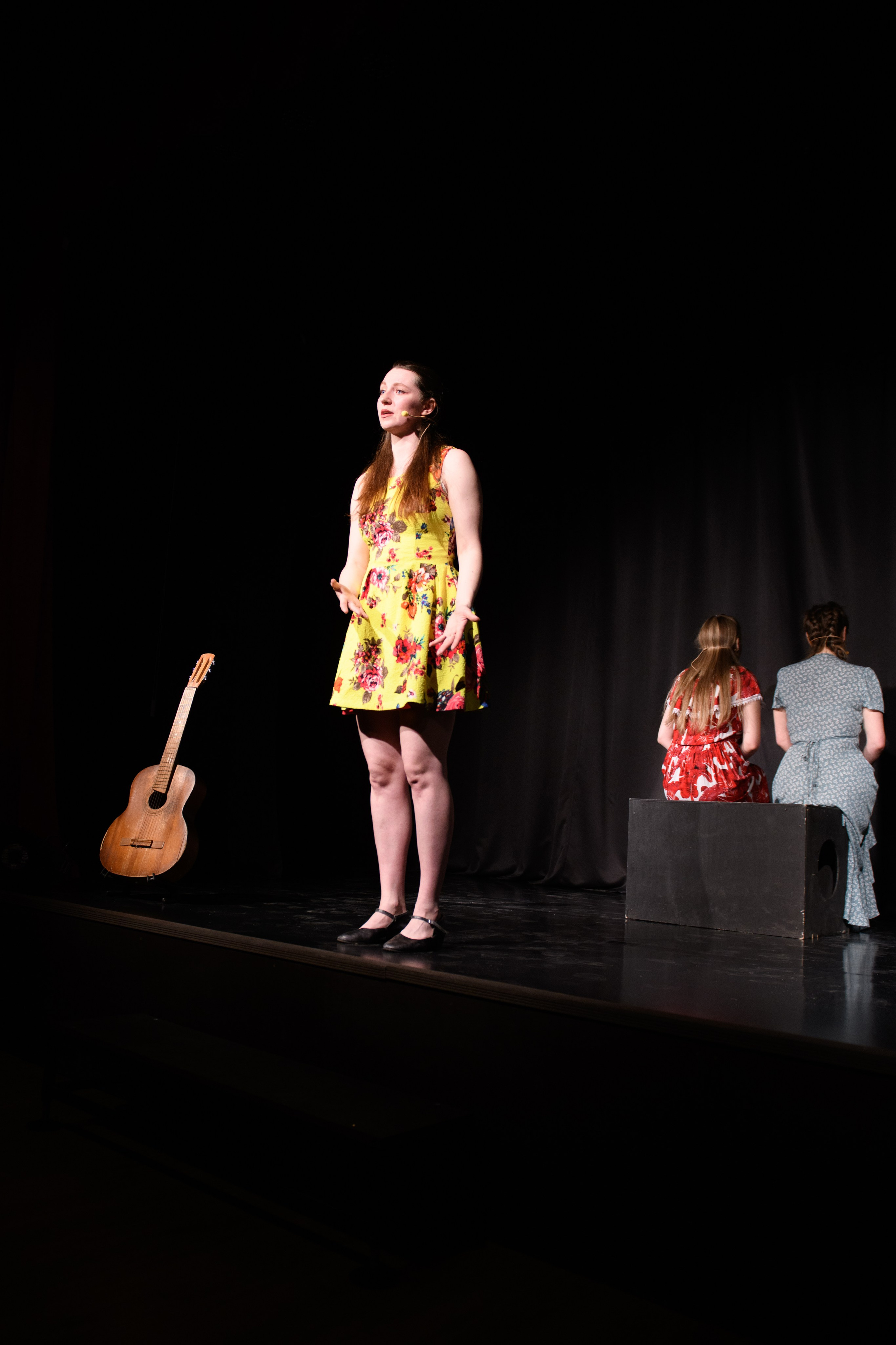 За нарисованным очагом. Организация и проведение фотосъемок в Санкт-Петербурге. Фотограф Смирягин Илья