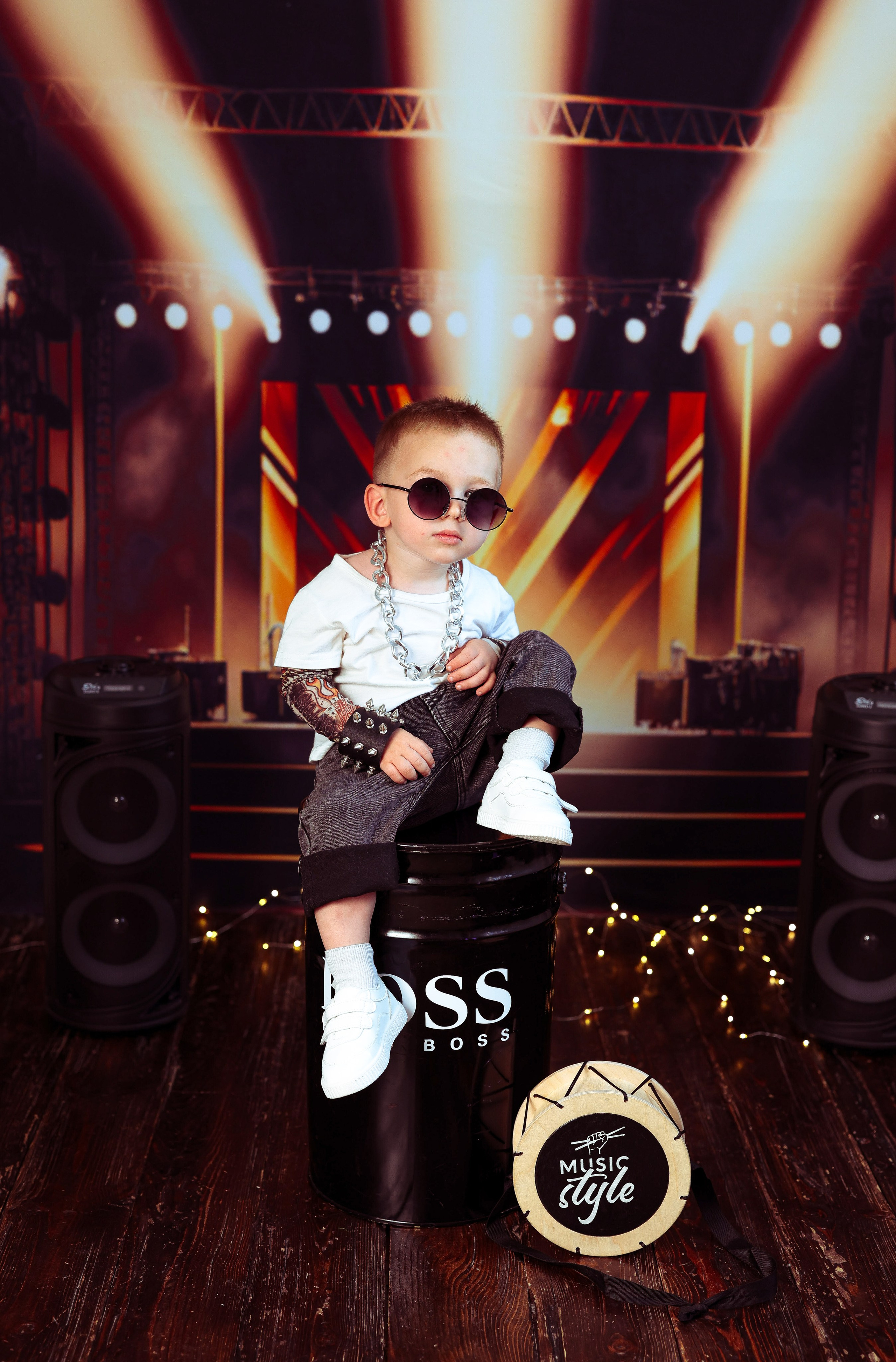 Мальчишки Антураж