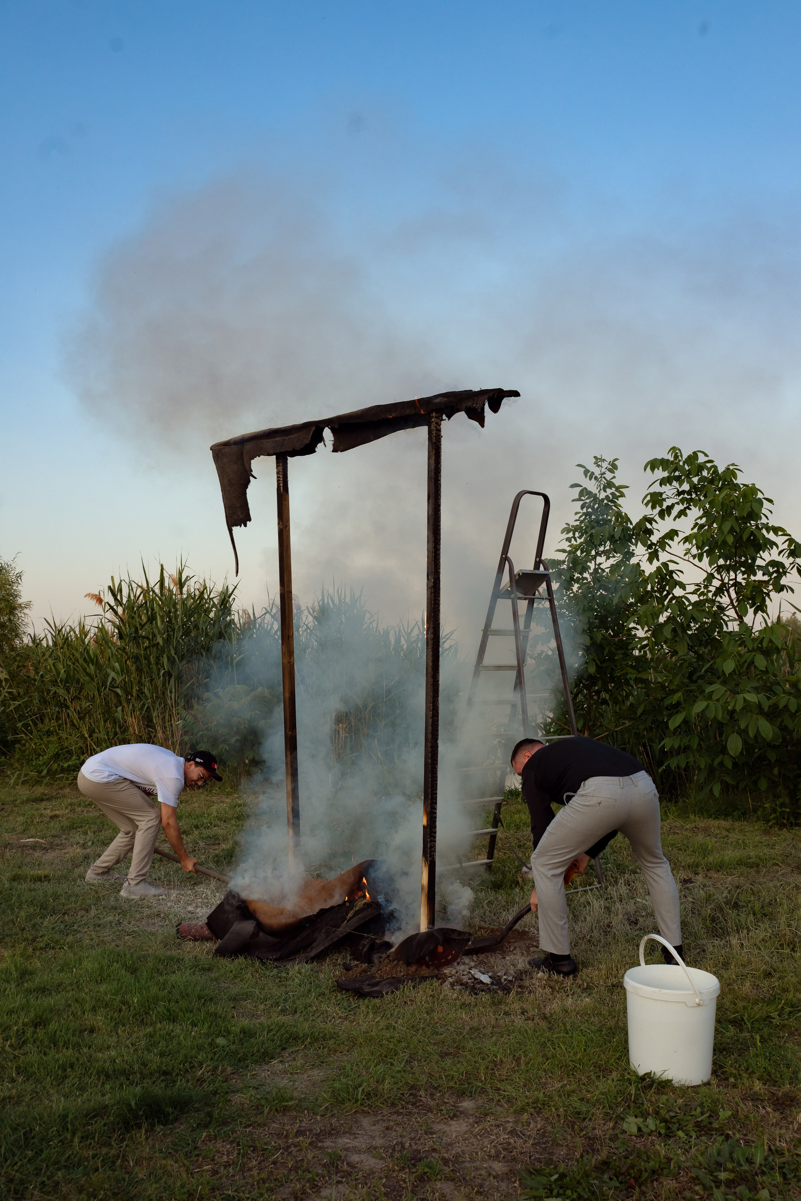 Ковровое огнище (огонь за спиной, а на душе покой). Главная