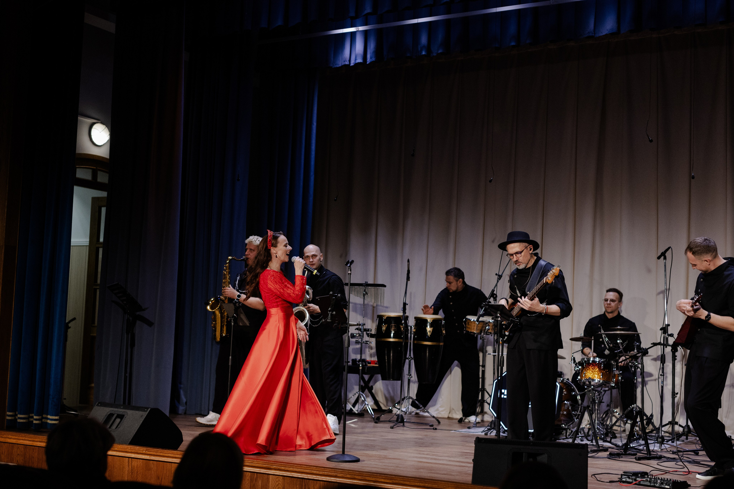 Сольный концерт 4.10. СУРОВЦЕВА project. Эстрадно-народный кавер-бэнд