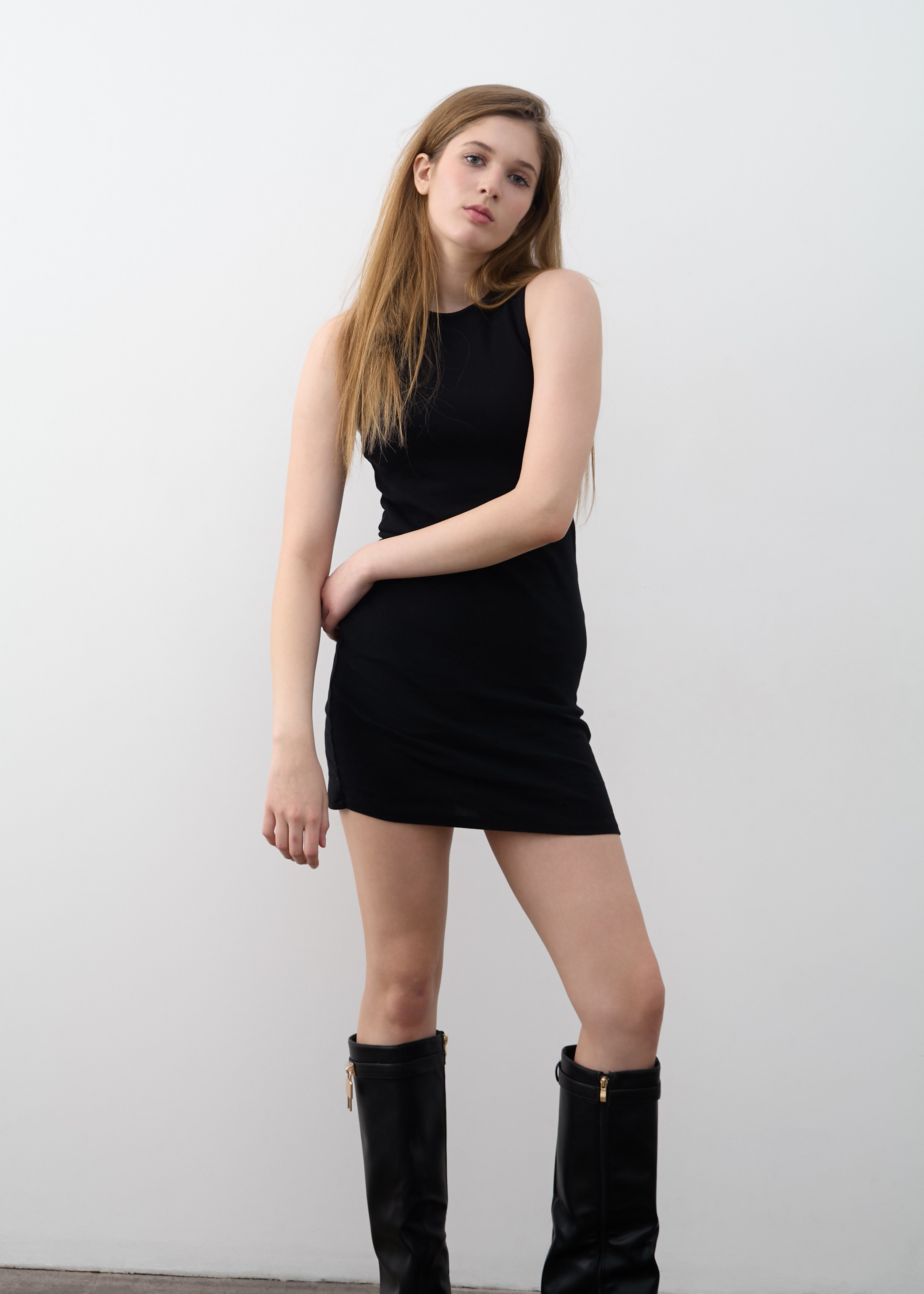 `Yulia Grafa. DISTINCTIVE MODEL AGENCY. Модельное агентство специализирующиеся на зарубежном плейсменте моделей