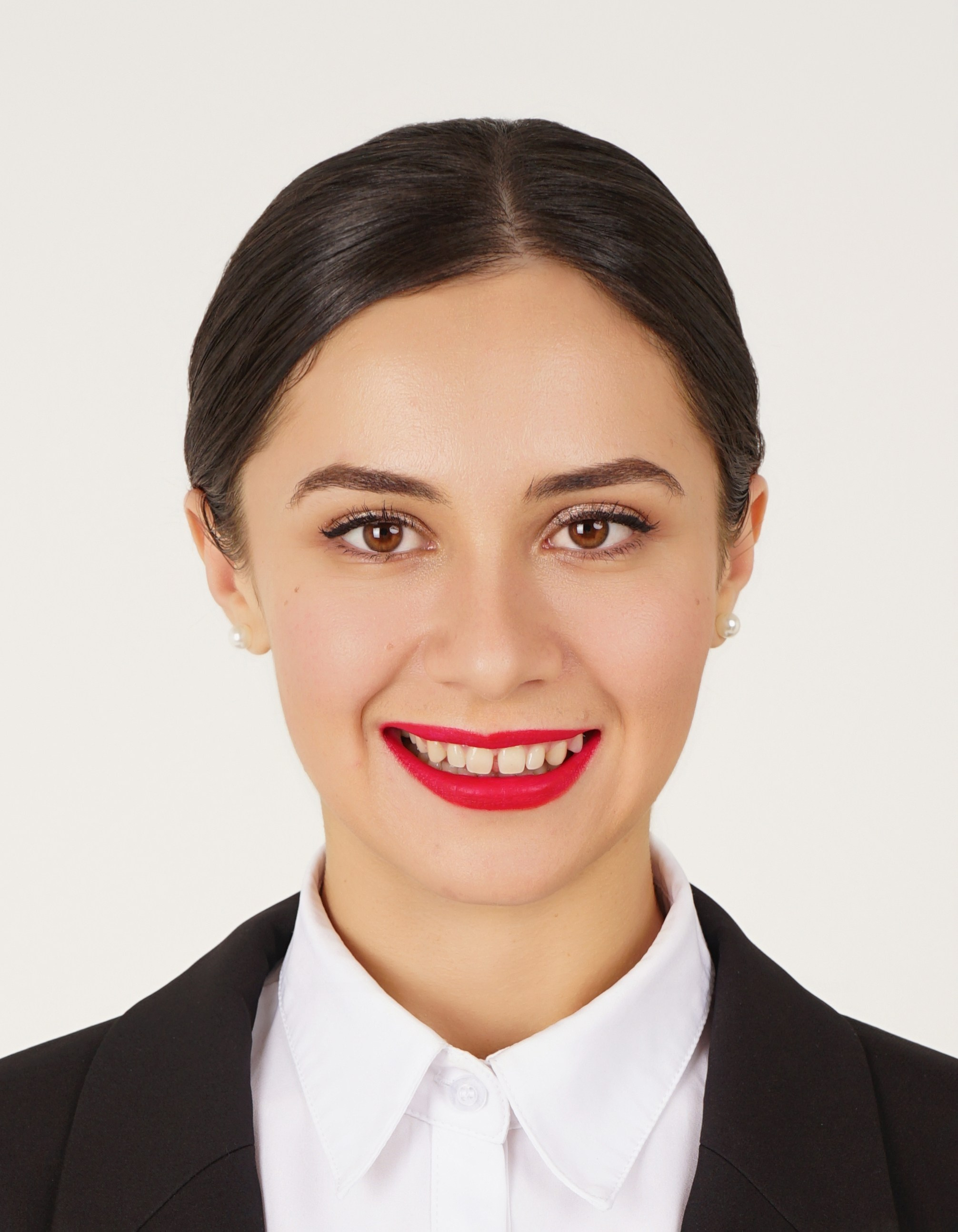 Съёмка для резюме Emirates / Etihad и др. Женский фотограф в Химках Алёна Ленёва