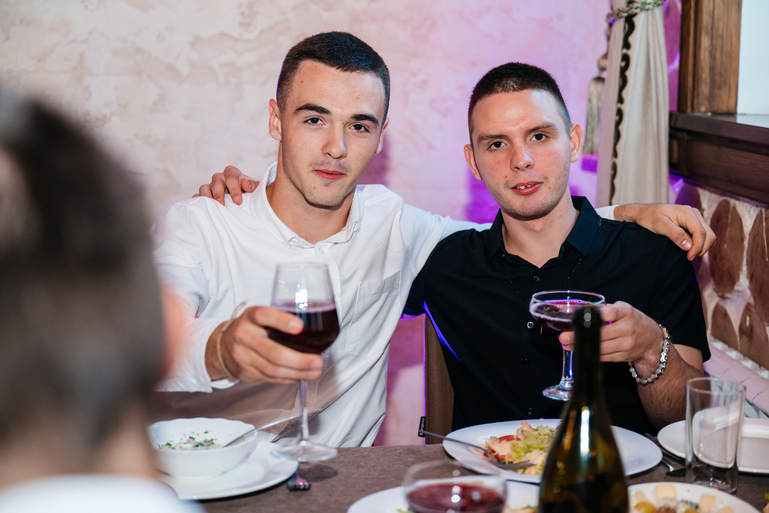 Выпускной. Репортаж. Школьный фотограф в Валуйках. Фотосессии для выпускников и изготовление выпускных альбомов в городе Валуйки и в Белгородской области