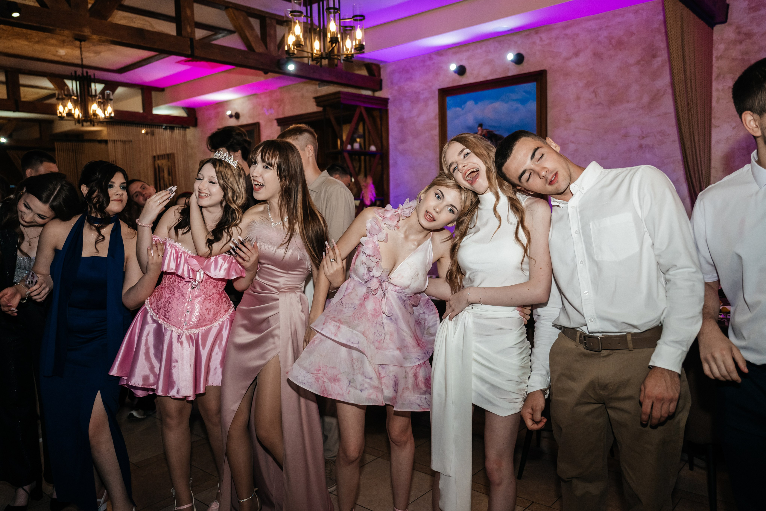 Выпускной. Репортаж. Школьный фотограф в Валуйках. Фотосессии для выпускников и изготовление выпускных альбомов в городе Валуйки и в Белгородской области