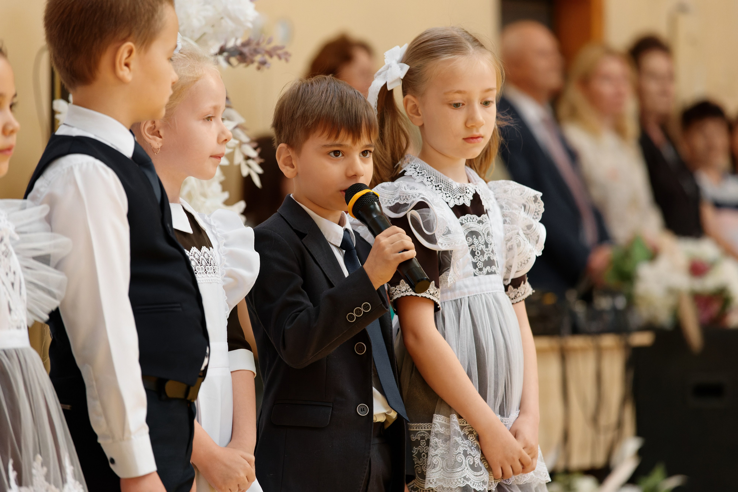 Последний звонок Школа № 42. Семейный фотограф — Макс Белогрудов