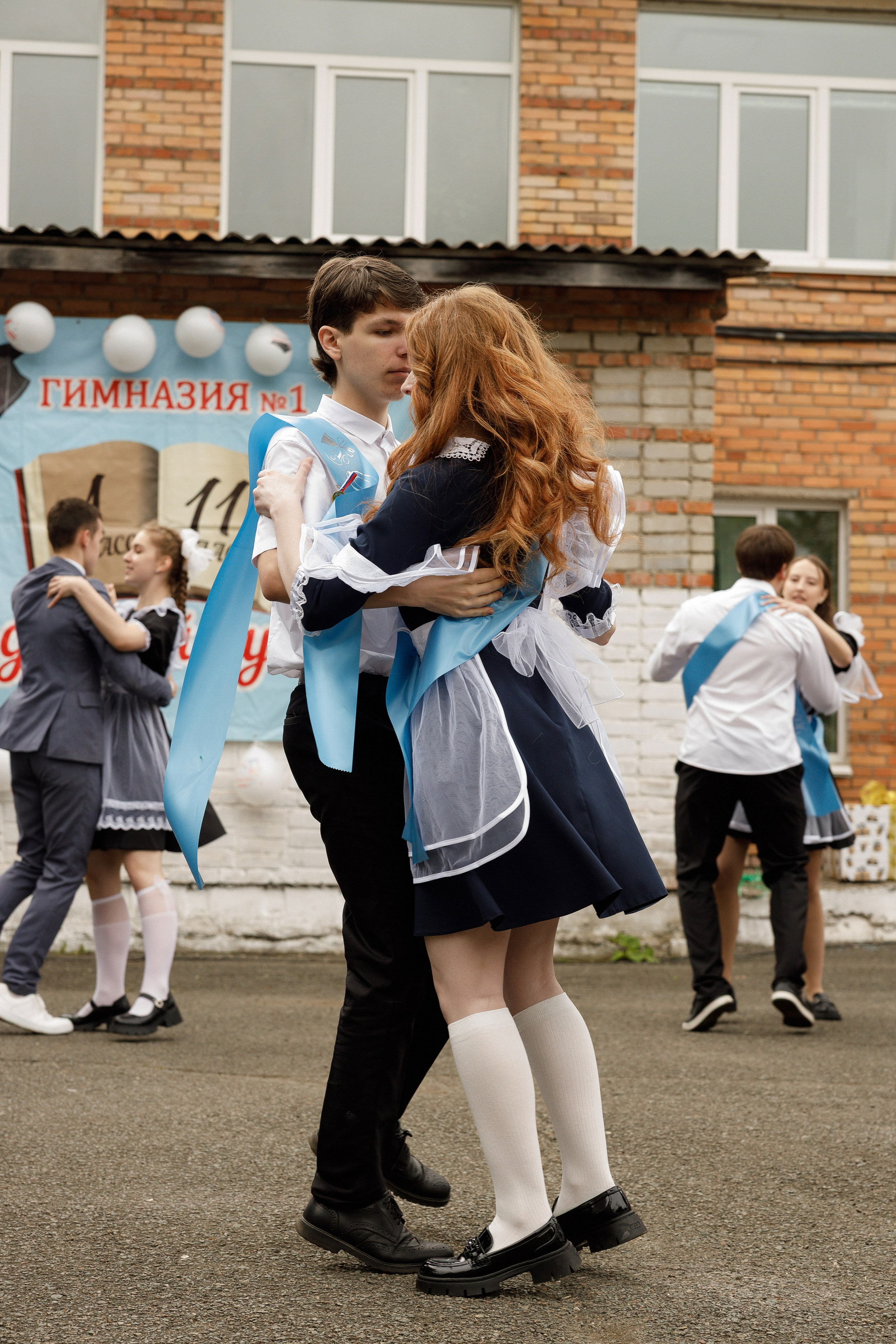Последний звонок Гимназия Артем. Photoalbum-vl.ru