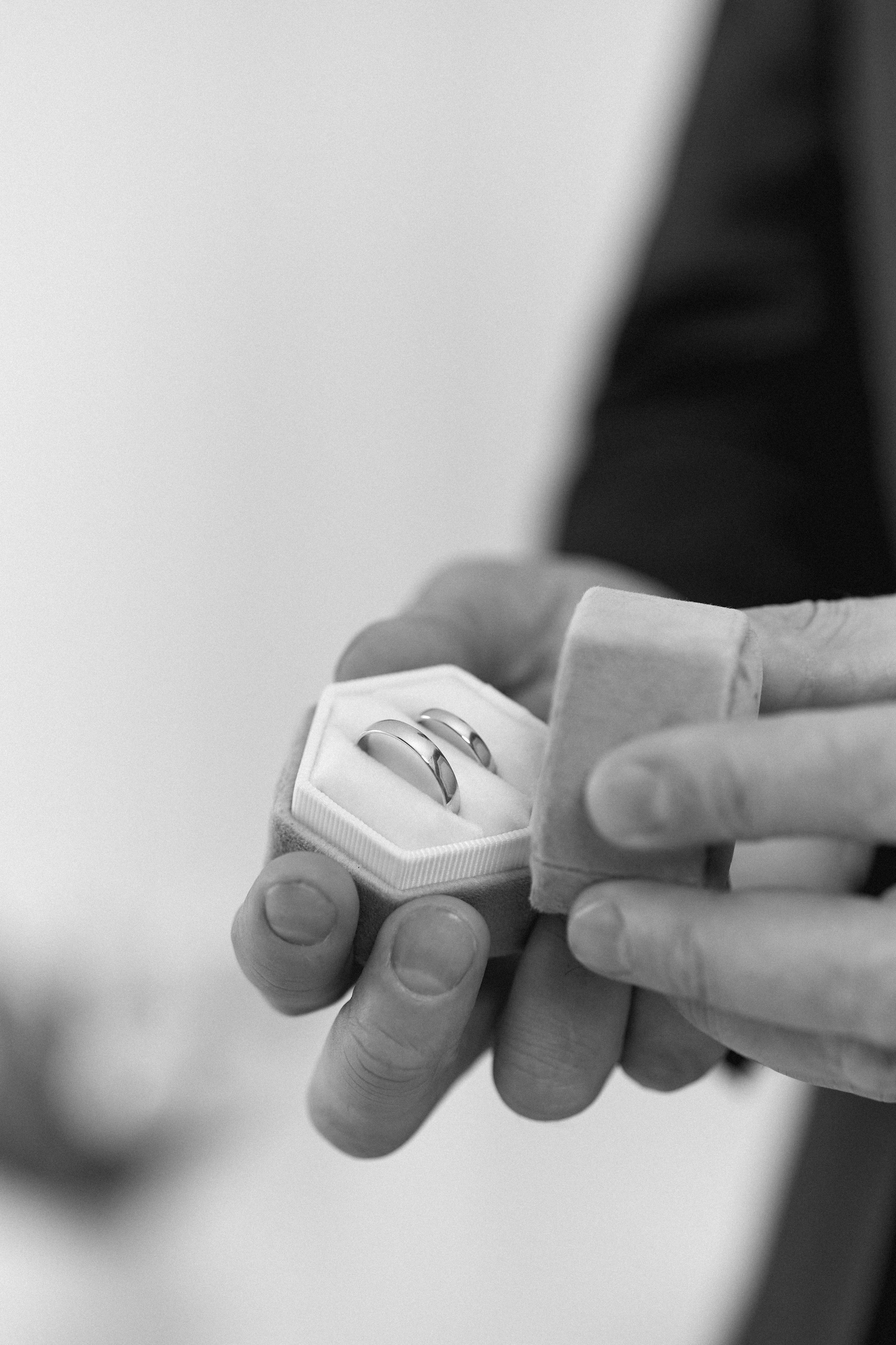 Свадебная фотосессия в Дворце Бракосочетания № 2. Сестры Карабаза. Фотографы и ретушеры в Москве и Санкт-Петербурге