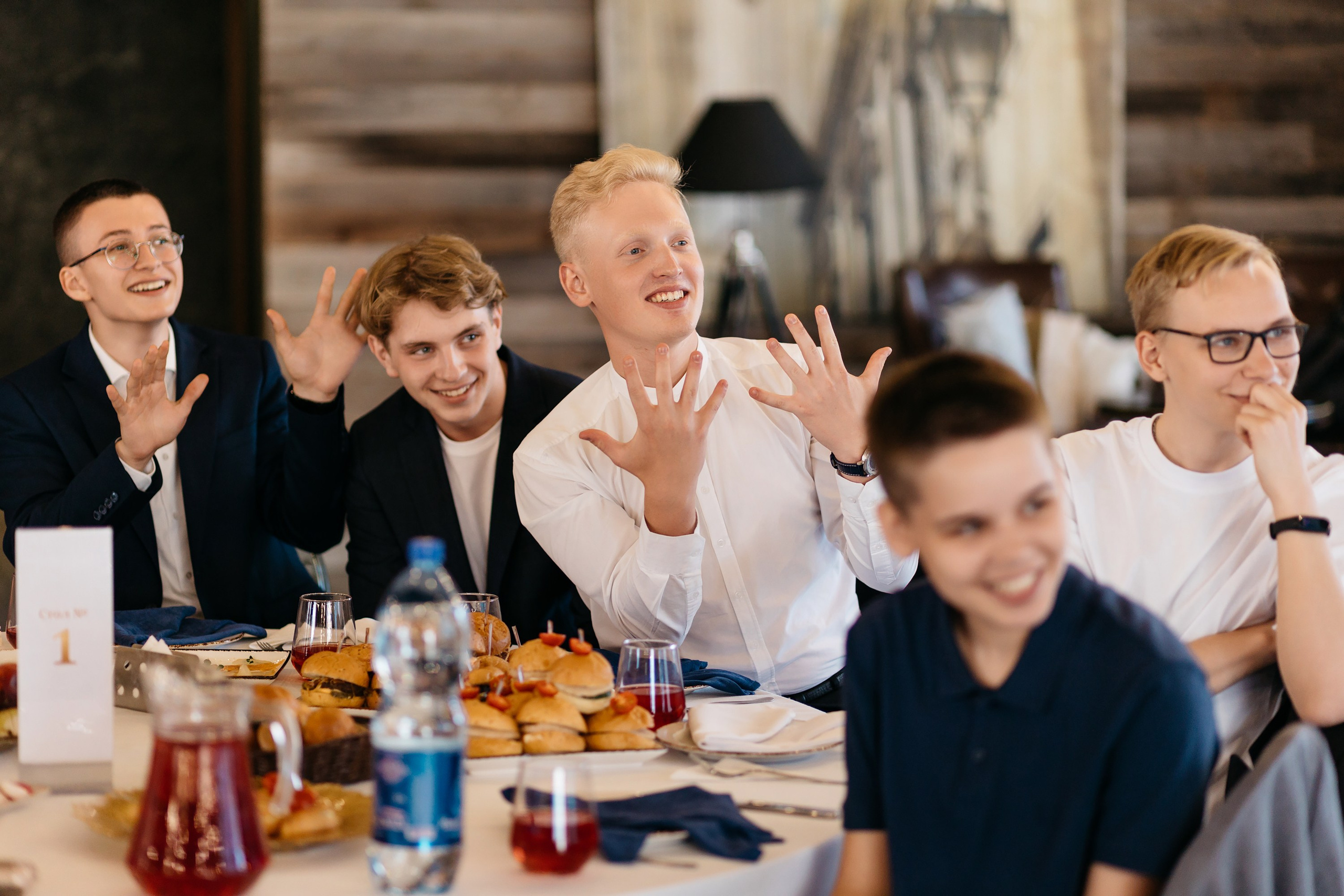 Выпускные. Профессиональный фотограф в Кирове Антон Суслов