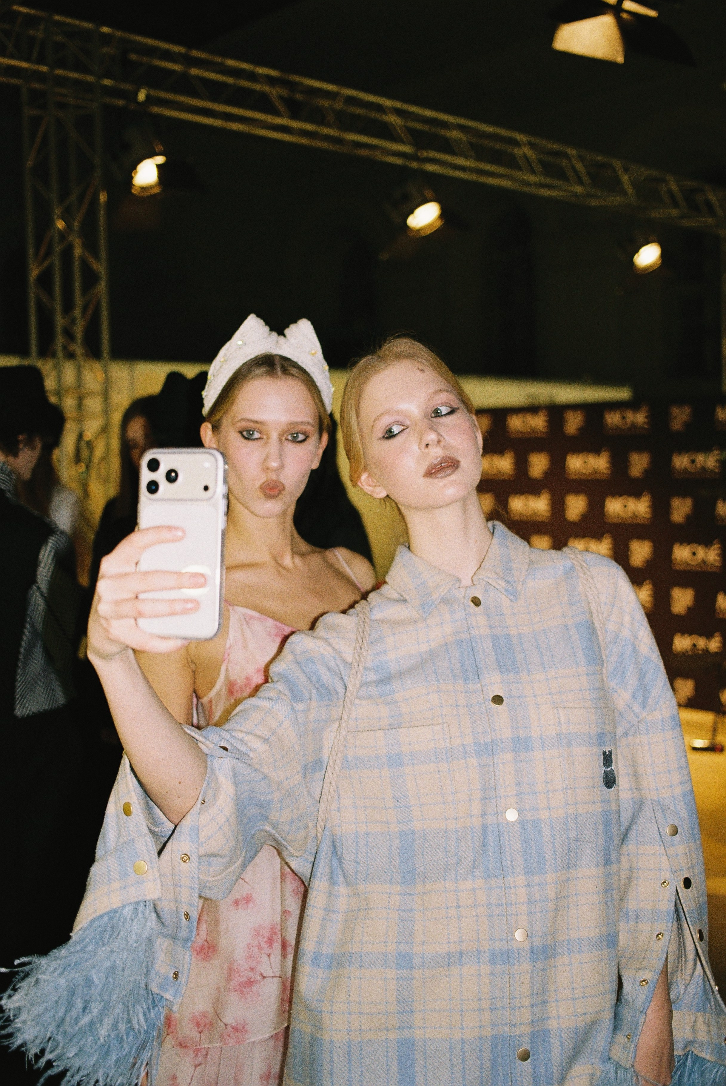 День 2. Плёночный фотограф Москва, Саша Звук