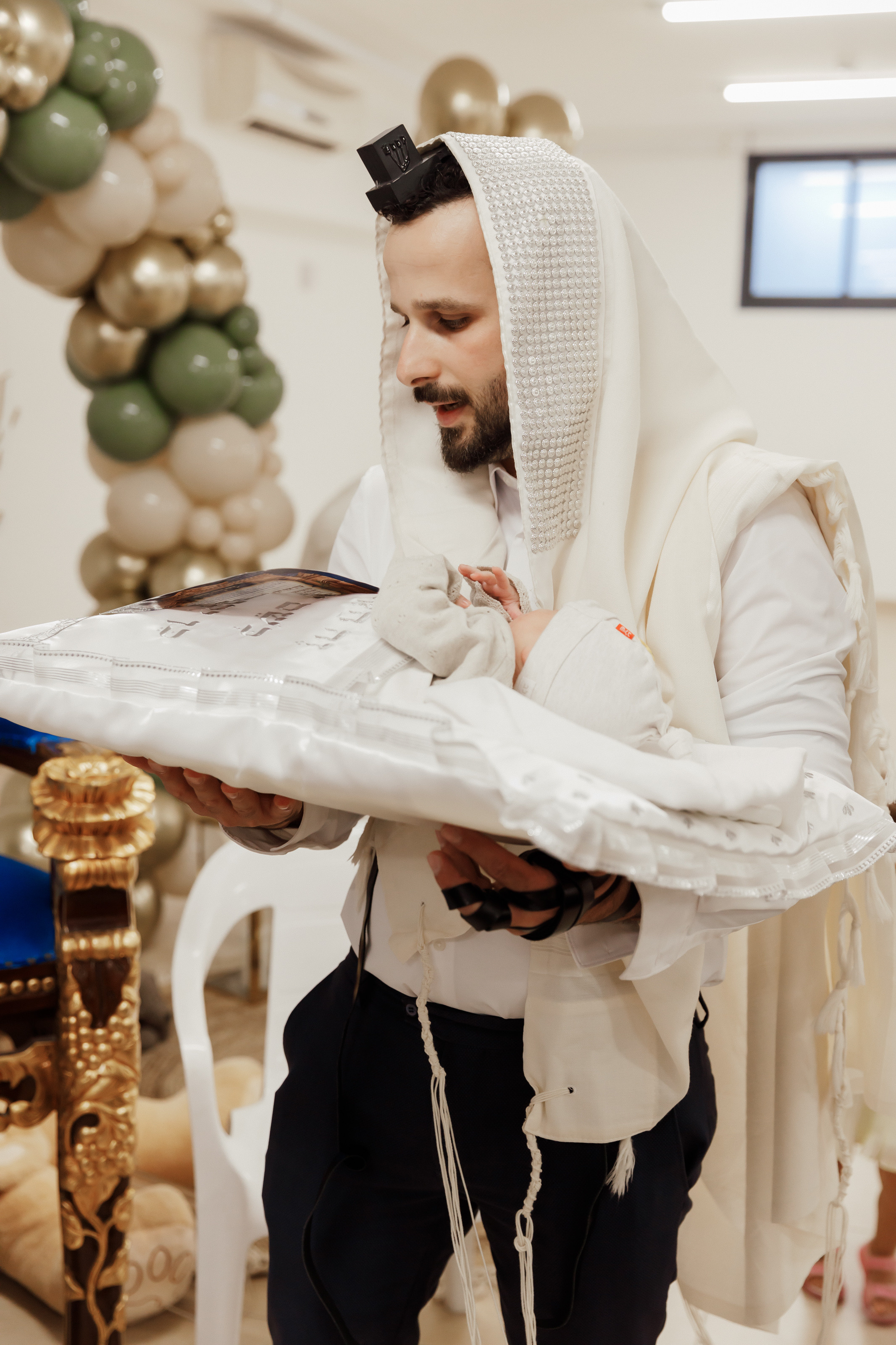 Brit Milah. Rishon LeZion. Photographer Michael Alekseev