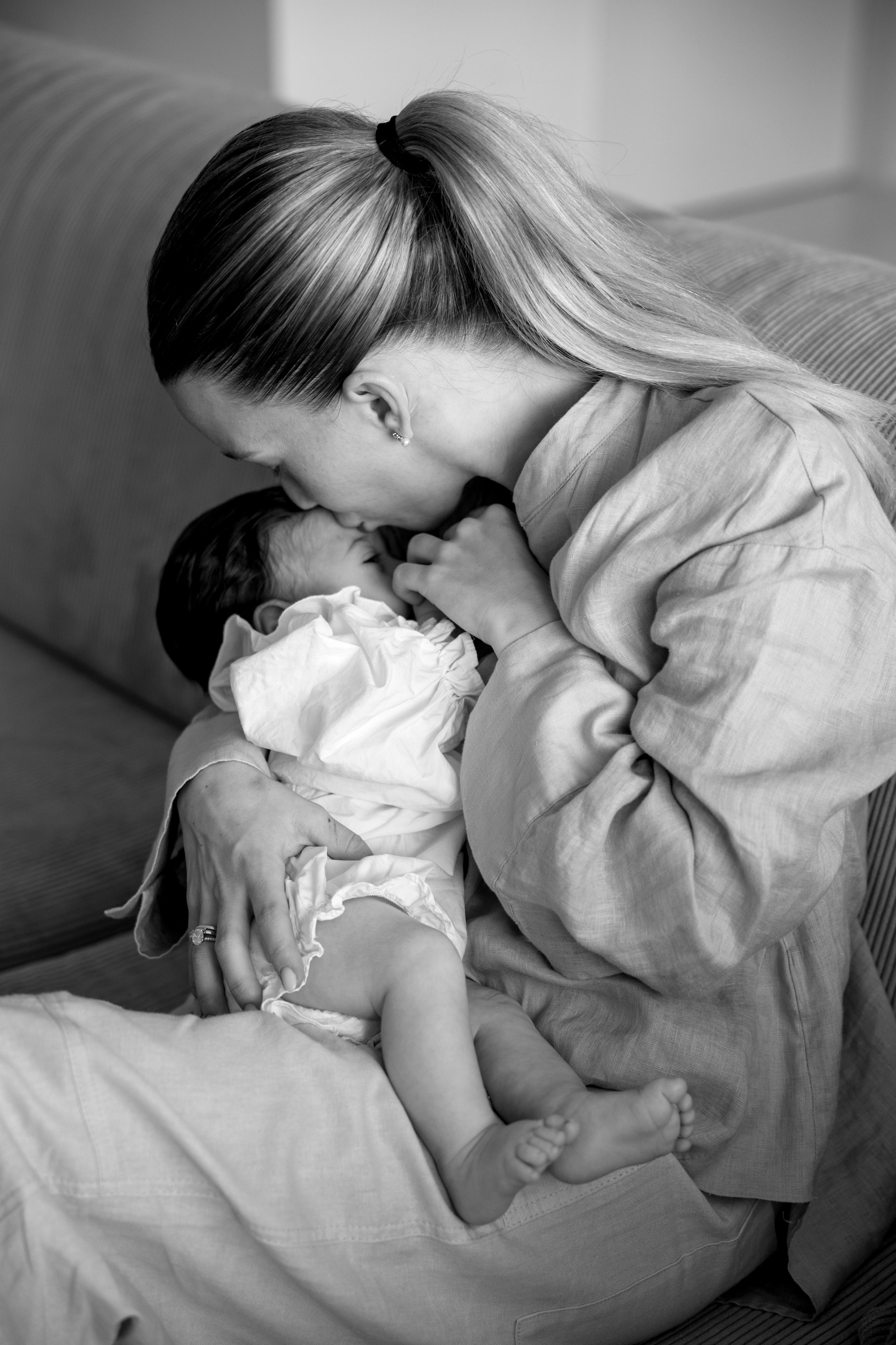 New born family photoshoot at home. Wedding and family photographer