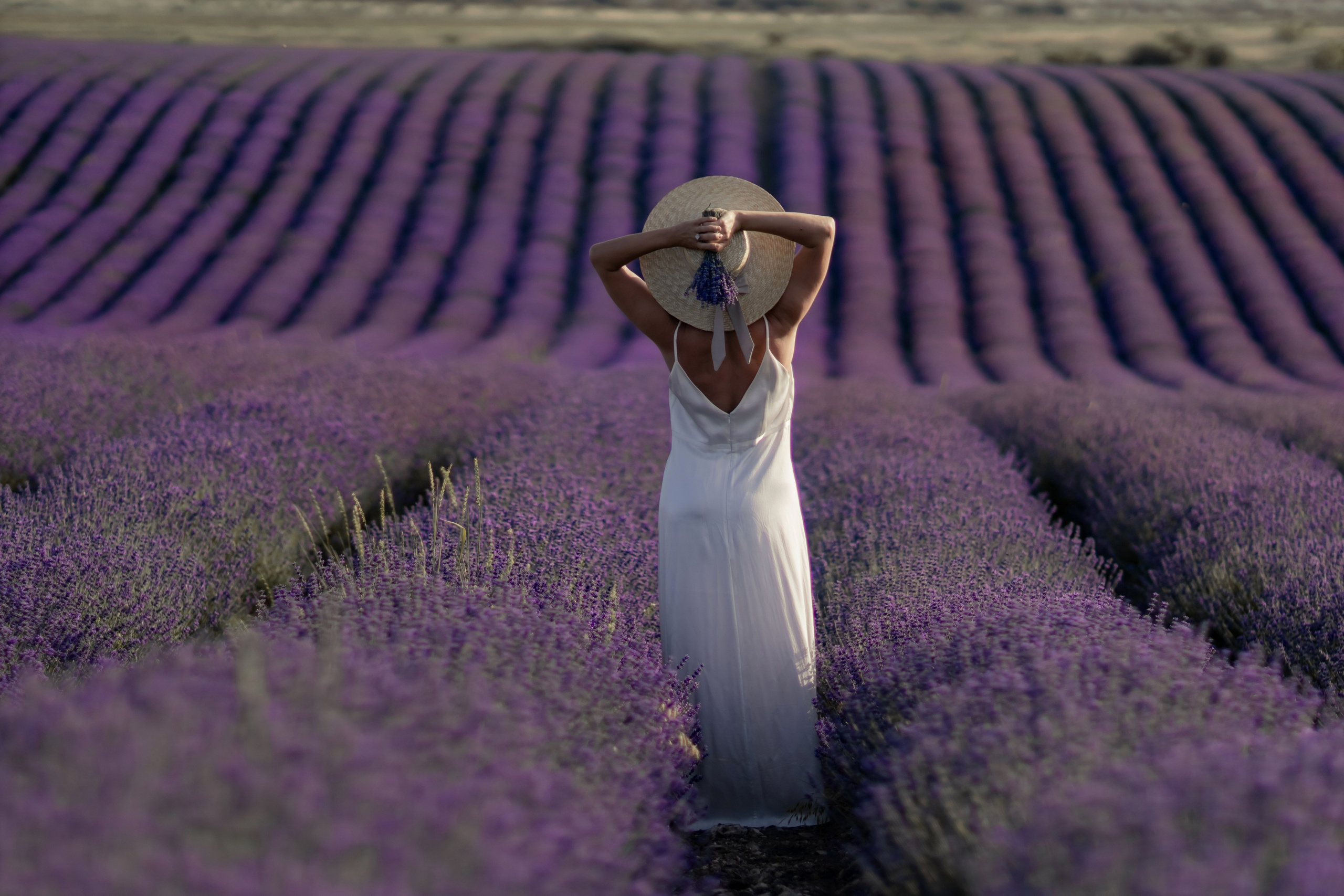 №12 Белое платье размер  44-48