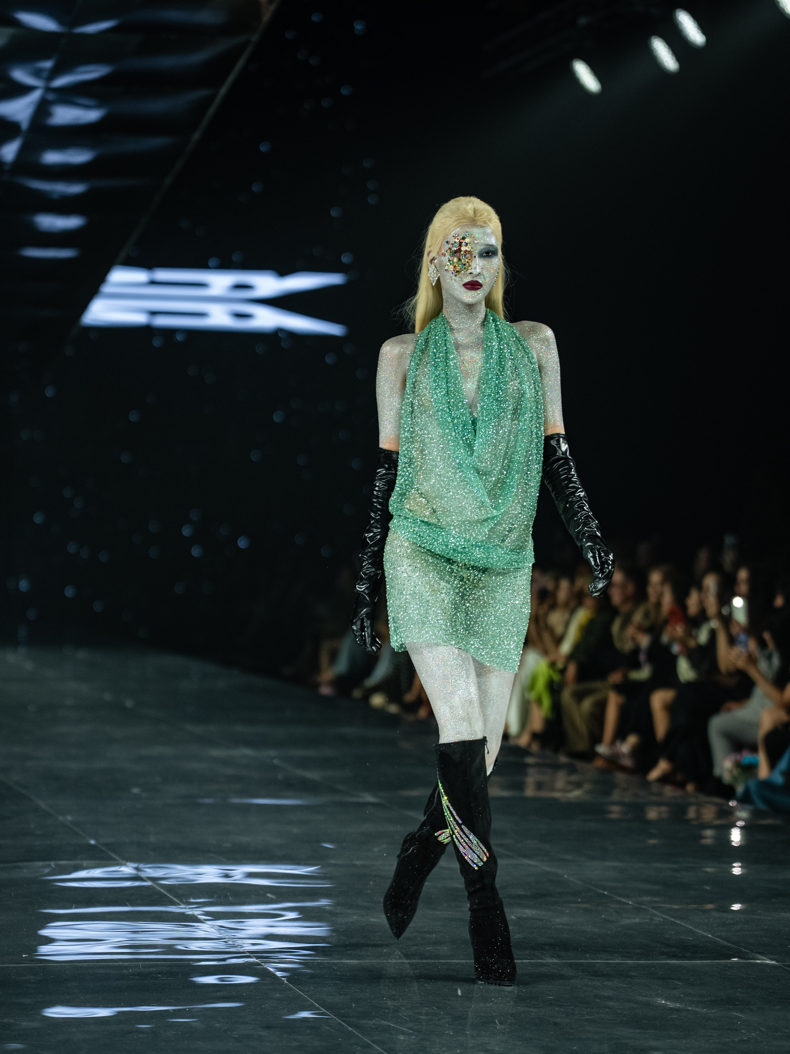 Visa Fashion Week YESYES. Сайт Алматинского НЮ АРТ, будуар и фэшн фотографа Дениса Карпенко