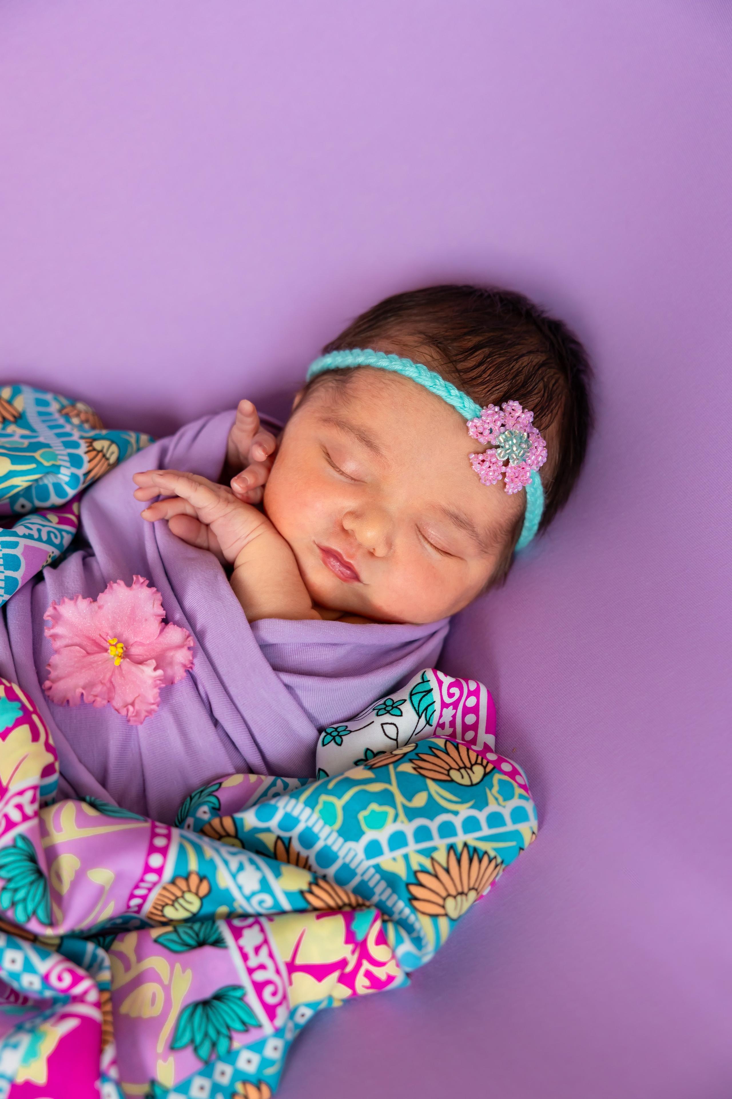 Сиреневый образ с тканью. Оксана Ромашкина- семейный и ньюборн фотограф из Москвы