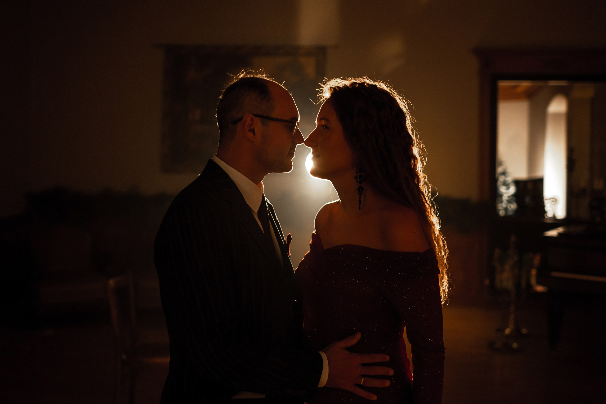 Парная эстетичная фотосессия в студии. Свадебный фотограф Кирилл Белый